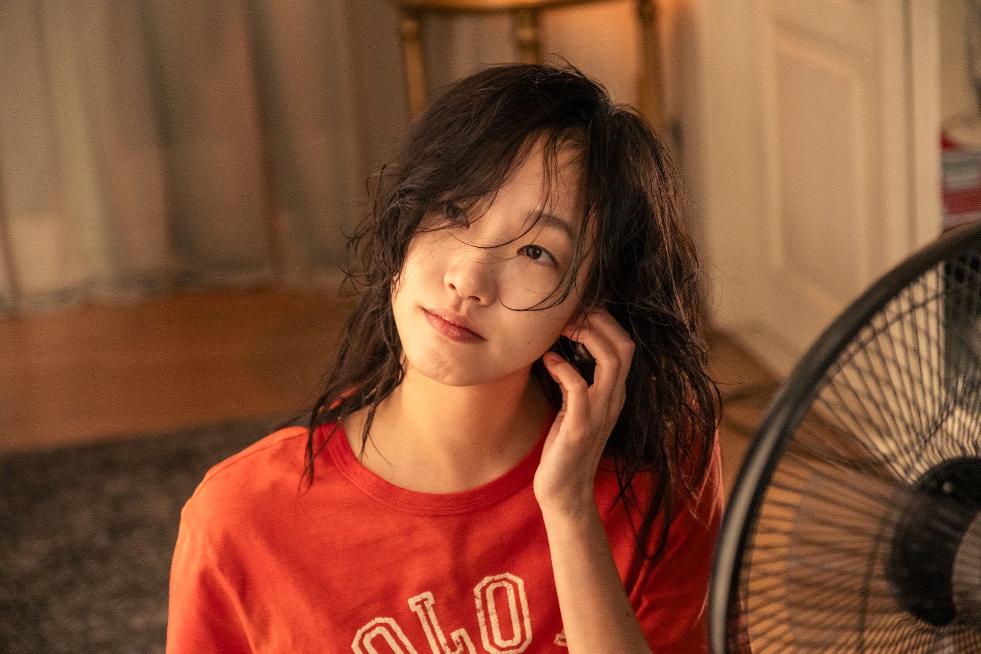 Kim Go-eun as Jae-hee in a still from Love in the Big City.