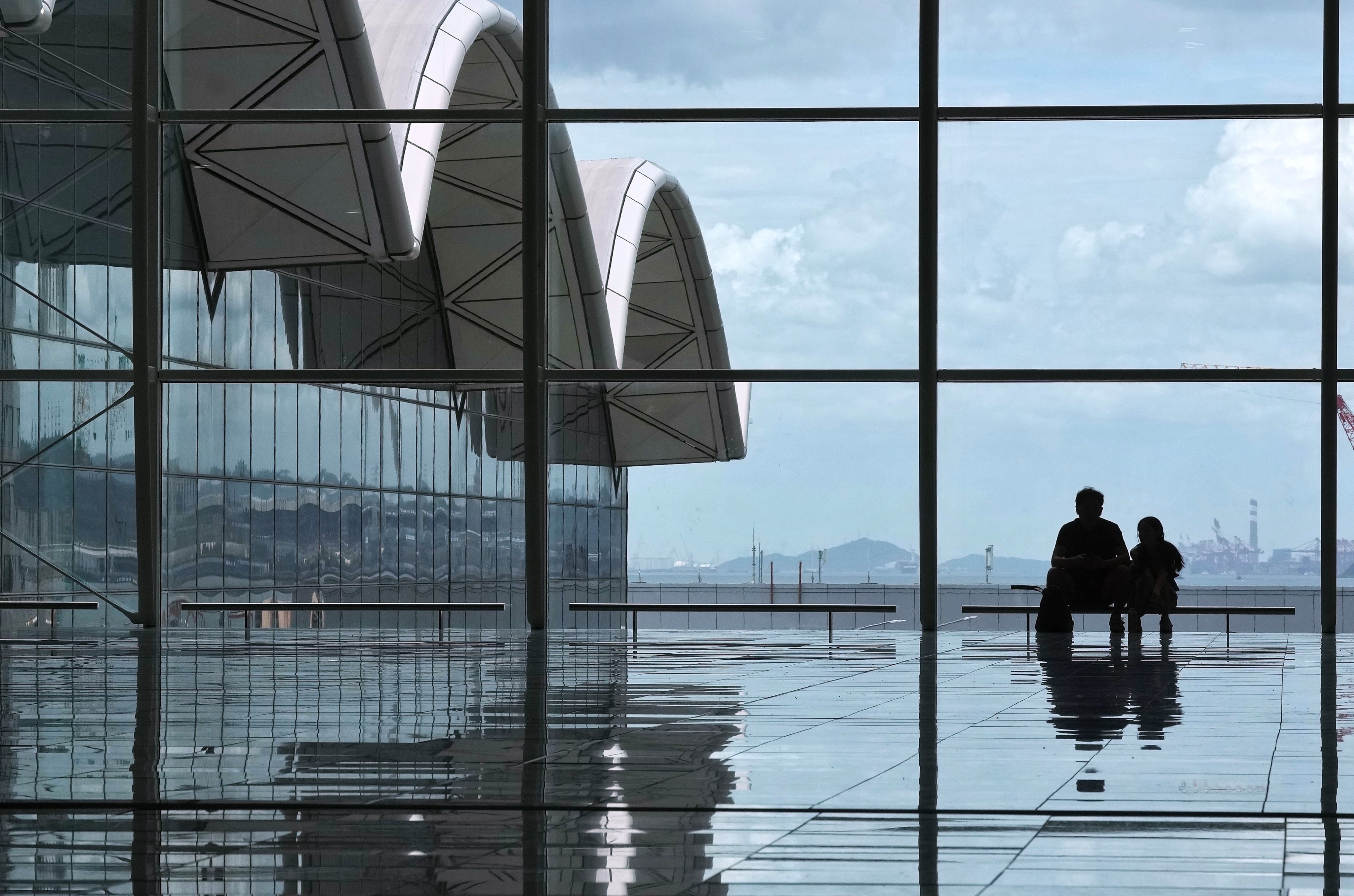 In the first eight months of the year, Hong Kong recorded 132 thefts on board inbound flights, a 162 per cent rise compared with the 50 cases reported over the same period last year. Photo: Elson Li