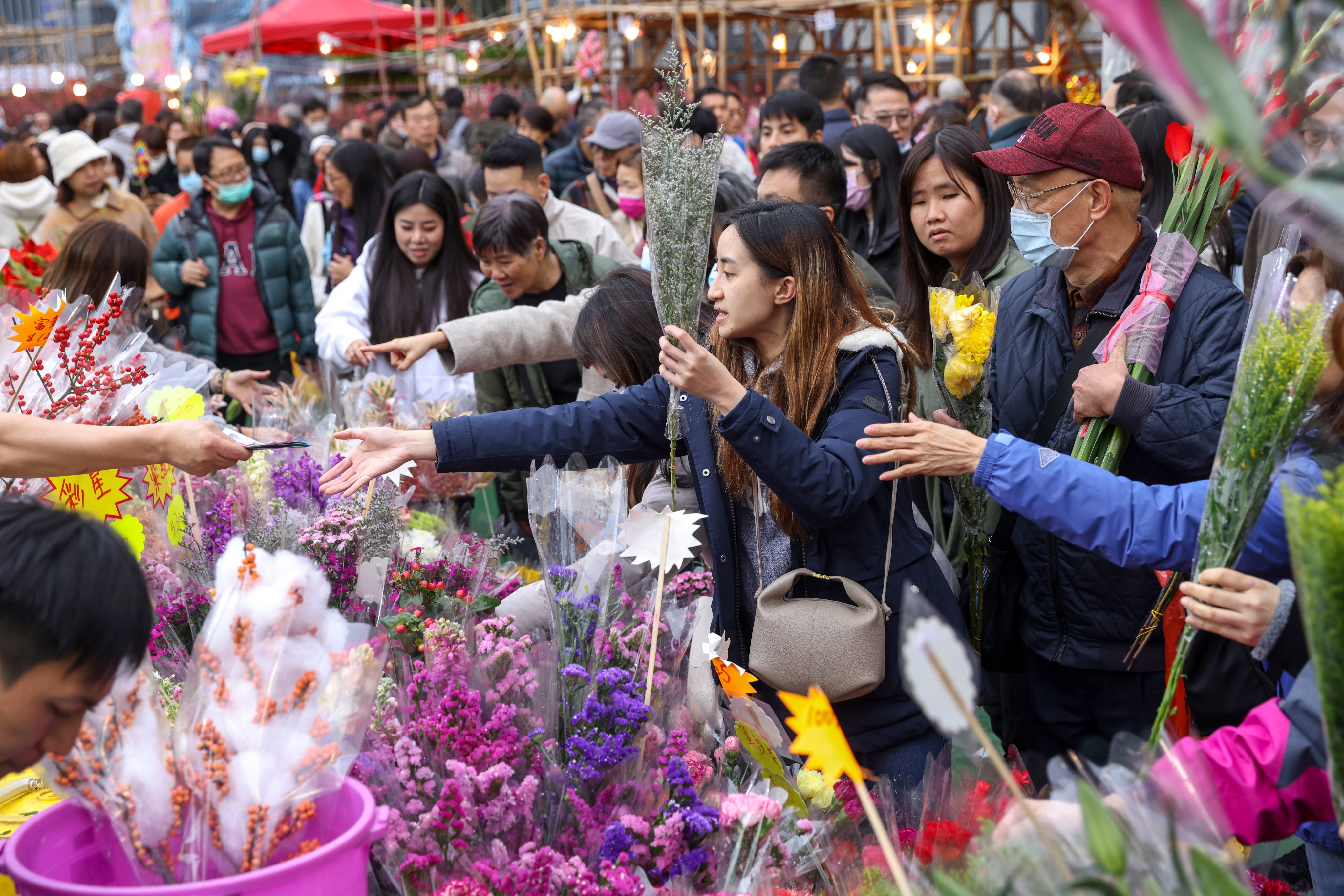 An economist has said the drop in the value of stall bids reflects the city’s lagging retail and catering markets. Photo: Yik Yeung-man