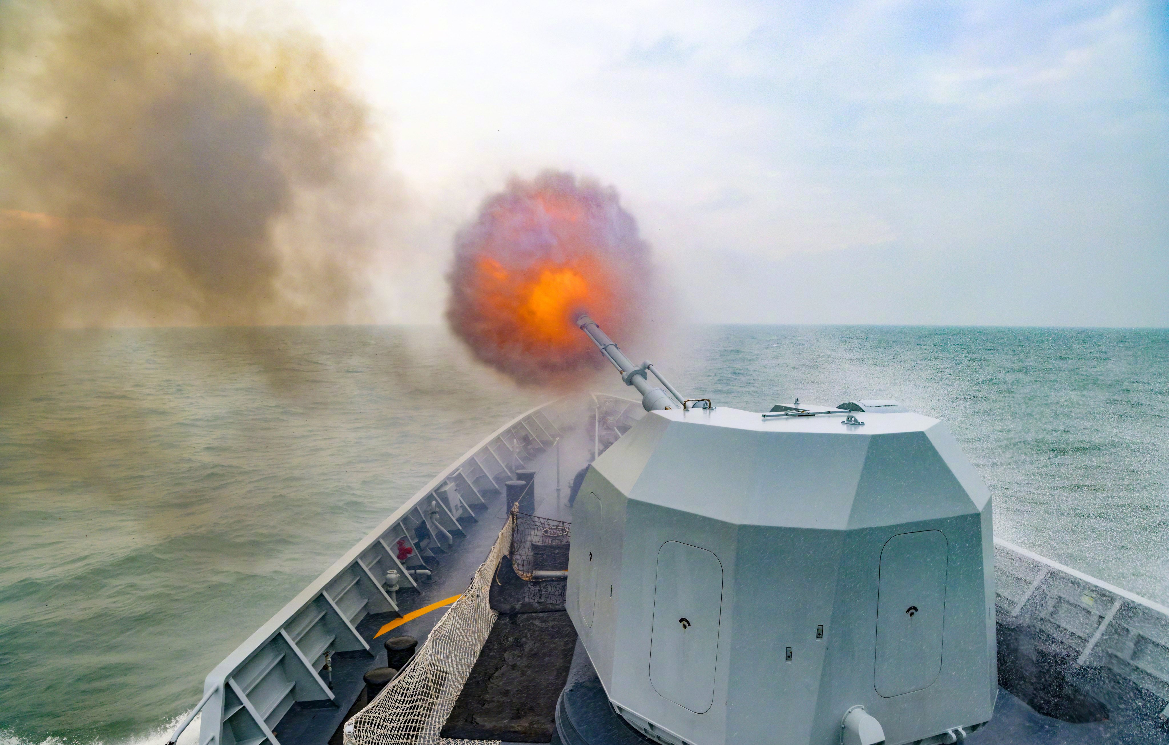 Personnel from the South Theatre Command put their skills to a test in late autumn, according to the PLA Navy. Photo: Handout