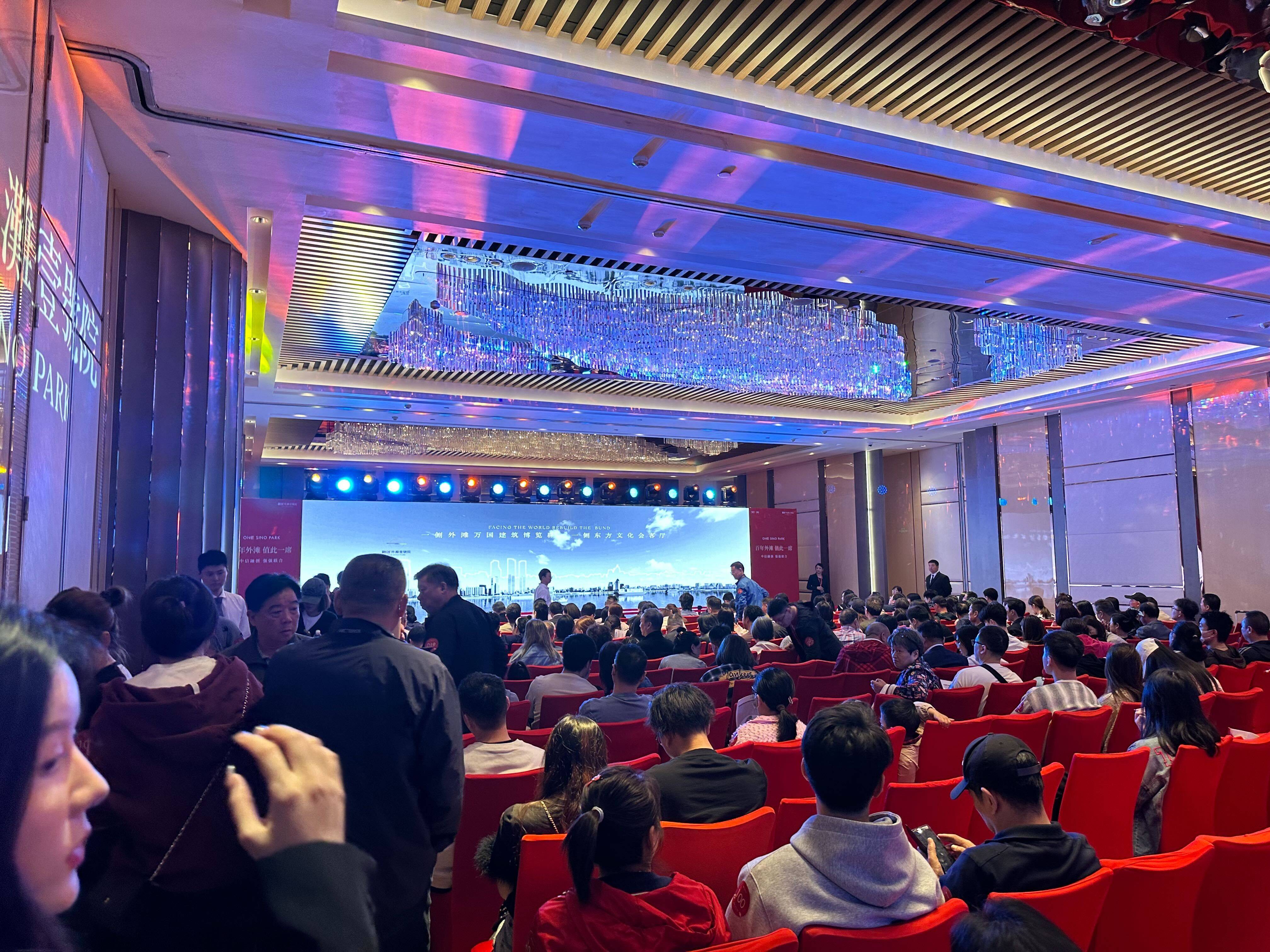 Sunac China Holdings’ sales office in Shanghai is packed with prospective buyers who have registered for units in the second phase of the One Sino Park. Photo: Xie Yuke