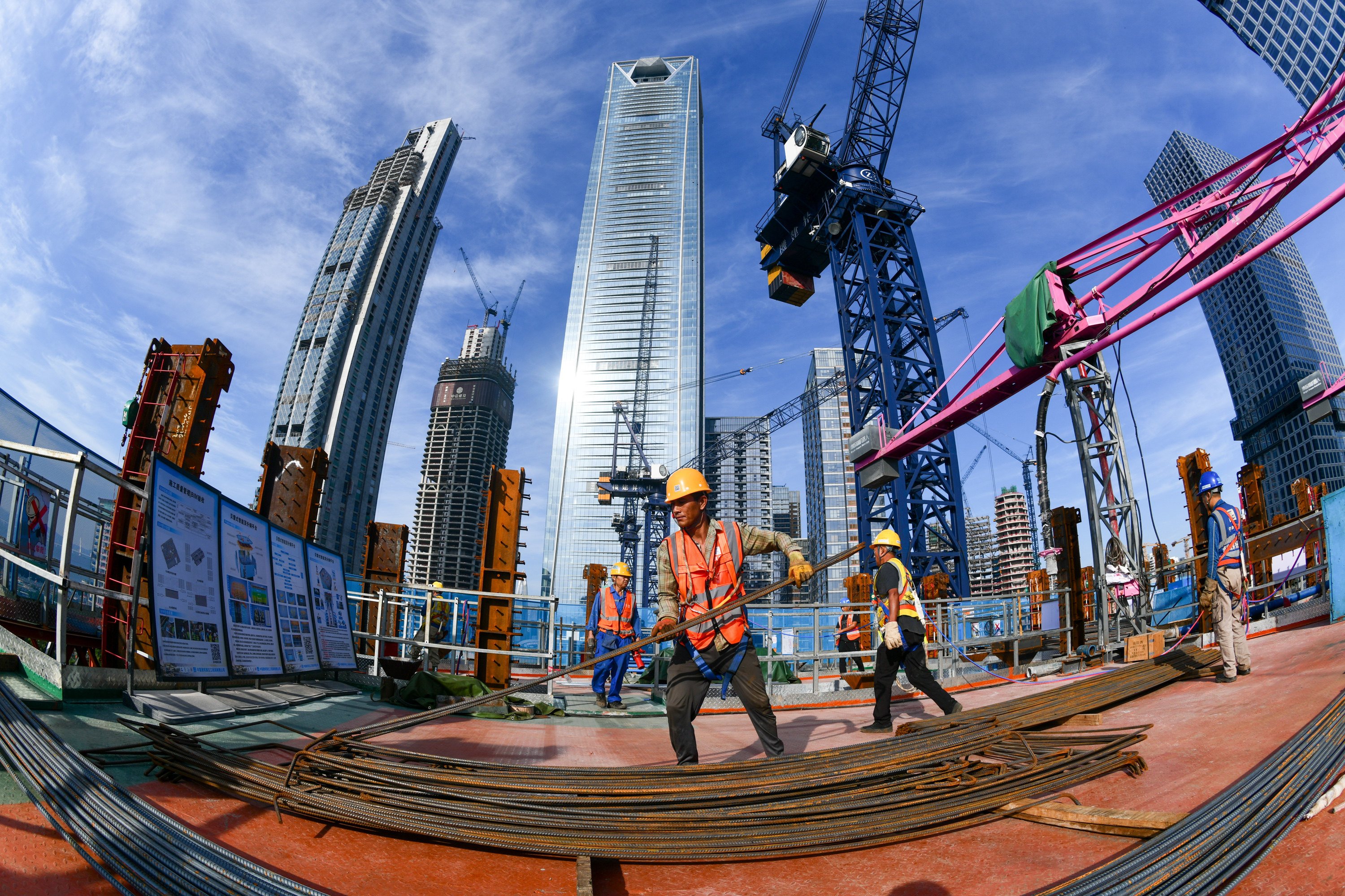 A construction project is underway in Shenzhen, China’s southern tech hub where economic growth outpaced the national average over the year’s first three quarters. Photo: Xinhua