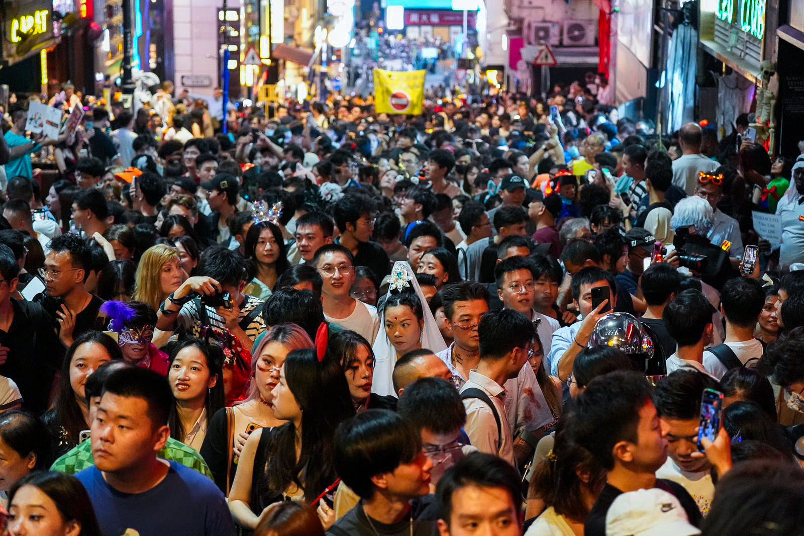 Halloween fright night in Lan Kwai Fong. Photo: Eugene Lee