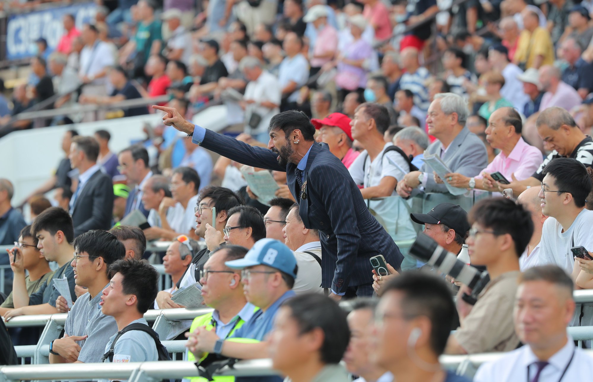 Owner Roshan Melwani roars Karma home at Sha Tin.