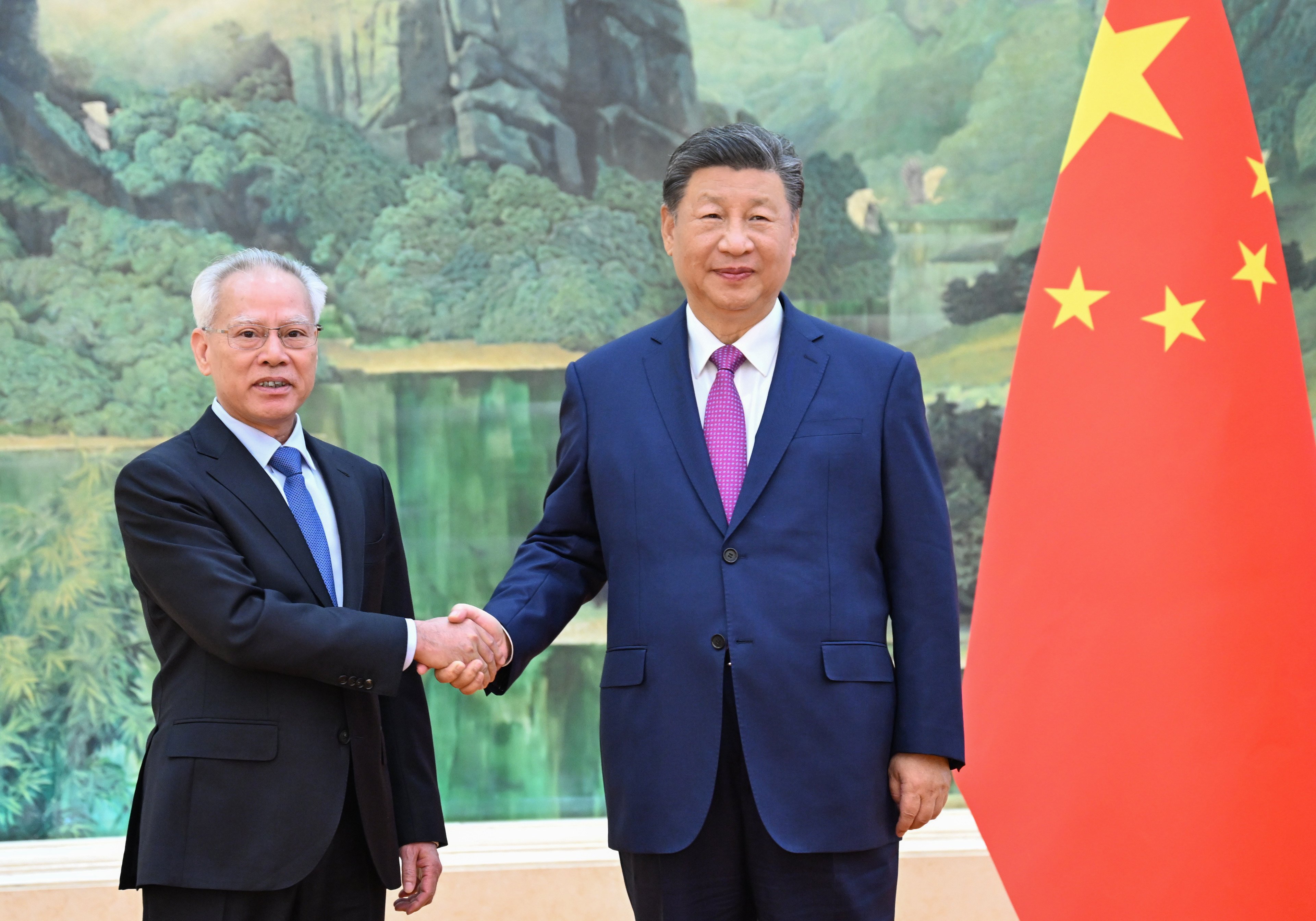 Macau Chief Executive-designate Sam Hou-fai (left) and President Xi Jinping in Beijing. Photo: Xinhua 