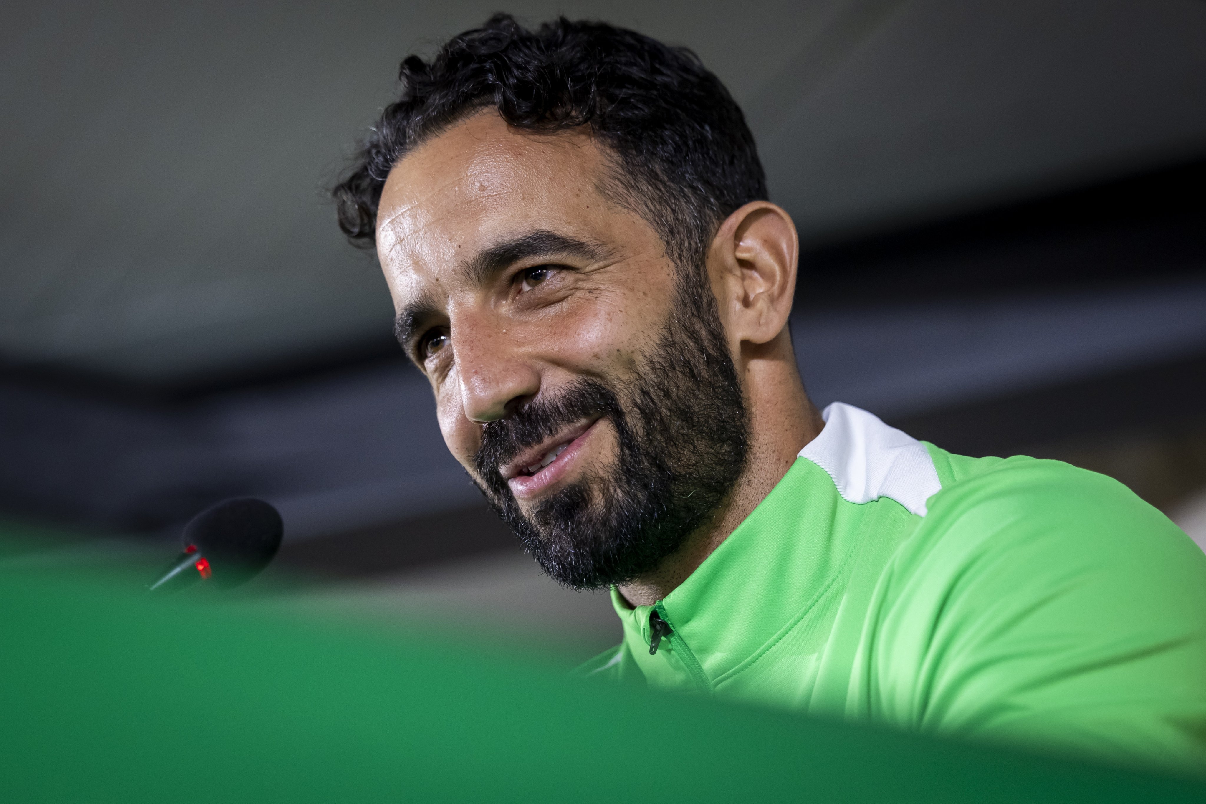 Manchester United describes Ruben Amorim as “one of the most exciting and highly rated young coaches in European football”. Photo: EPA-EFE