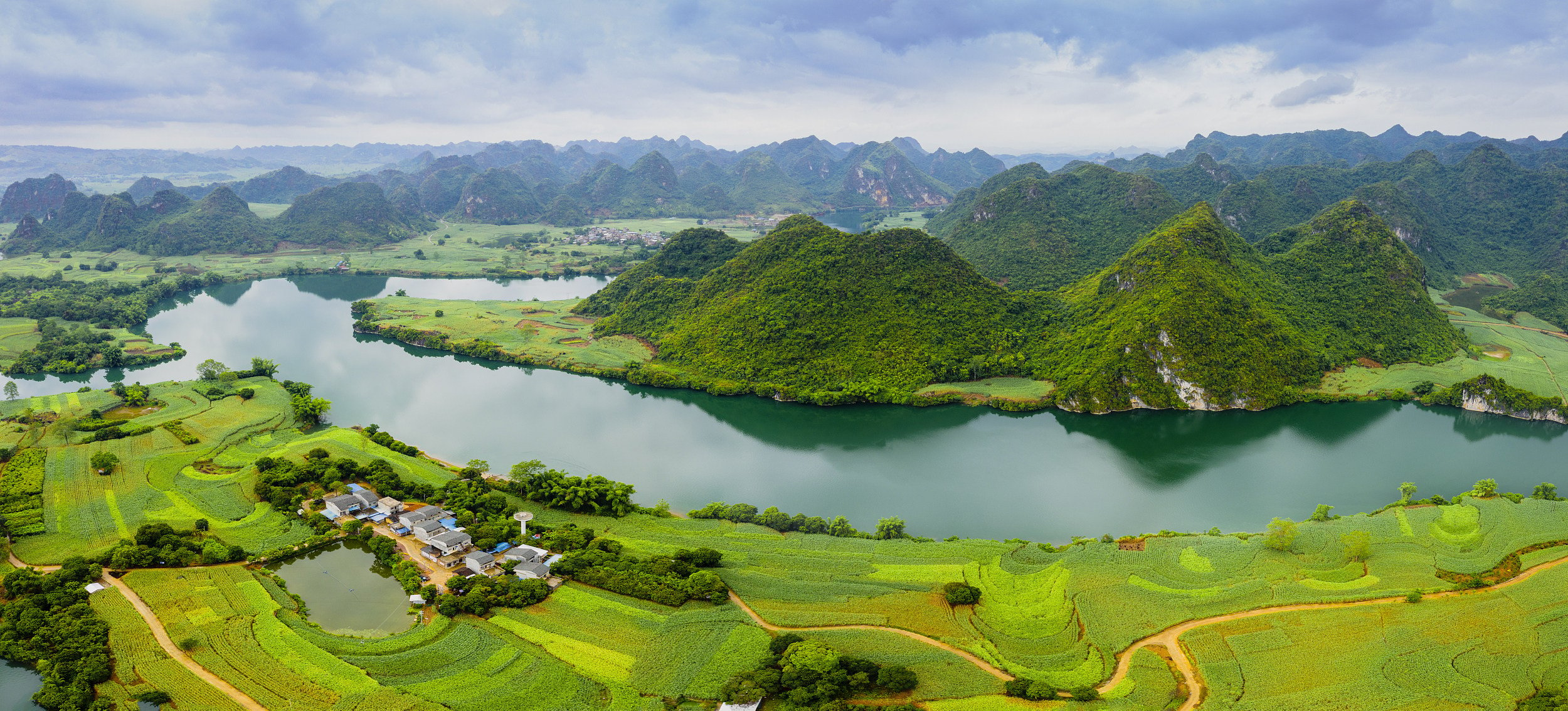 An aerial shot of the Zuo River in Longzhou, Guangxi, China. Photo: VCG