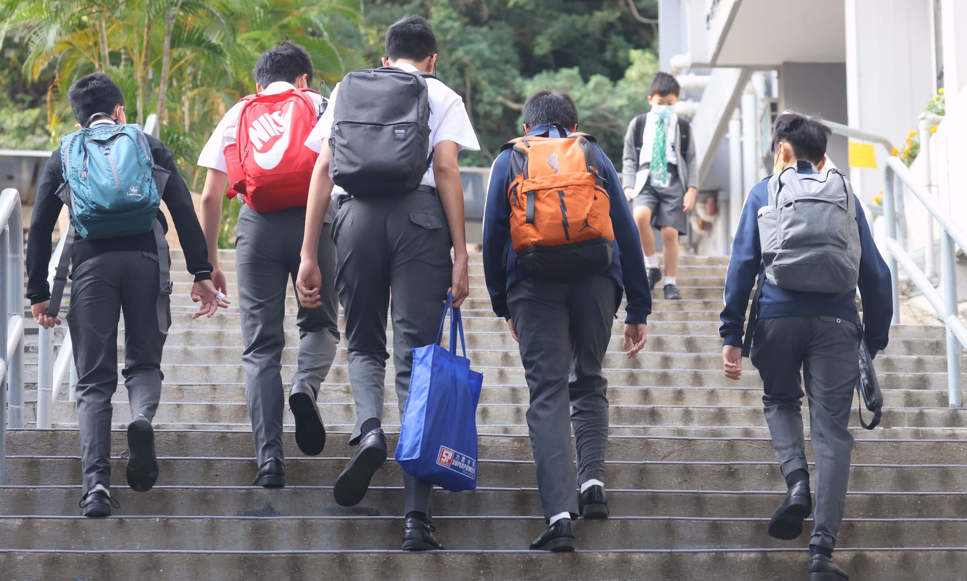 The results from the Territory-wide System Assessment have prompted an academic to call for urgent efforts to address falling English, Chinese and maths levels if such trends continue. Photo: Dickson Lee 