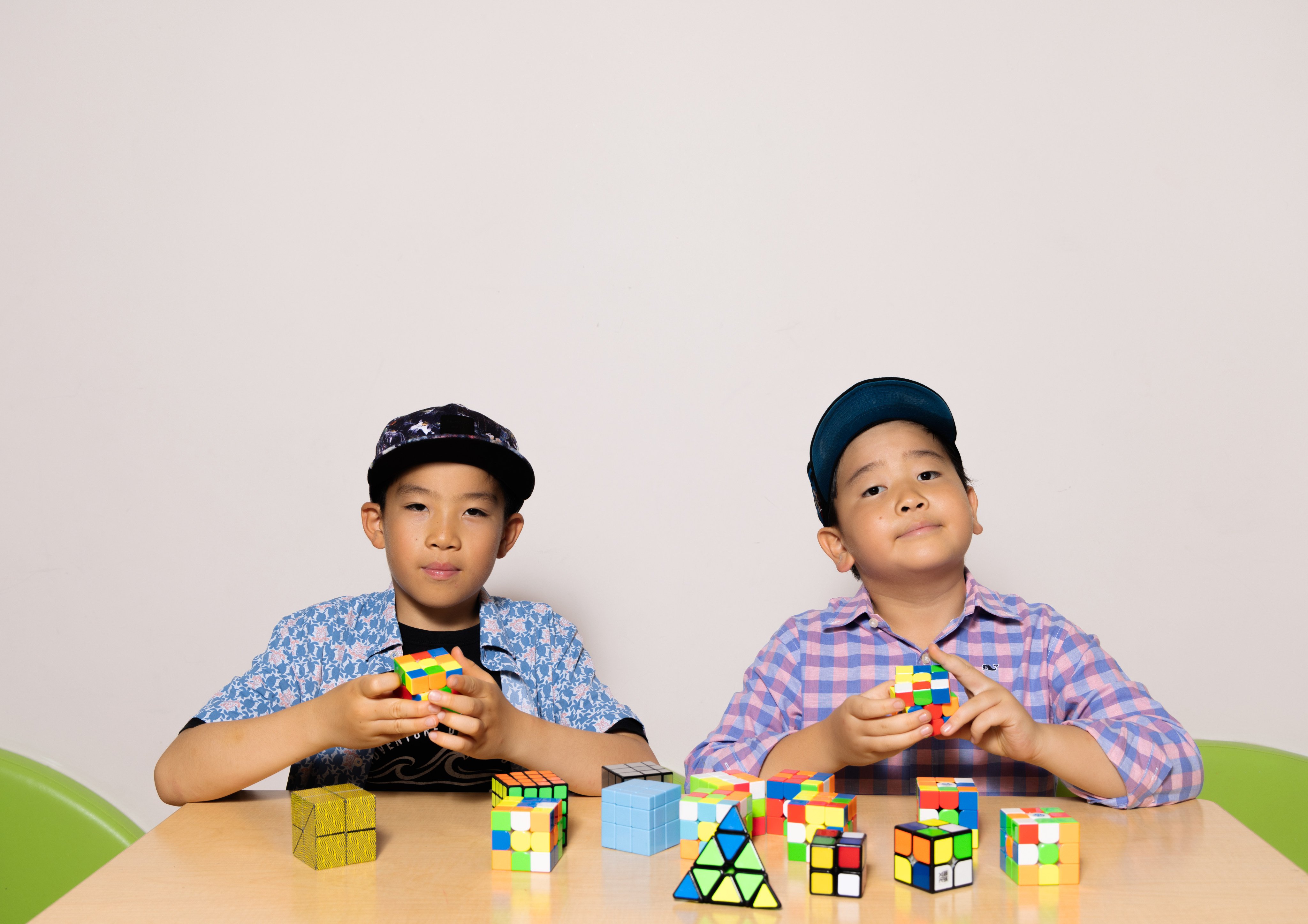 Alexander Choi (right) and Roman Choi (left) with their Rubik’s cubes. Photo: Jocelyn Tam