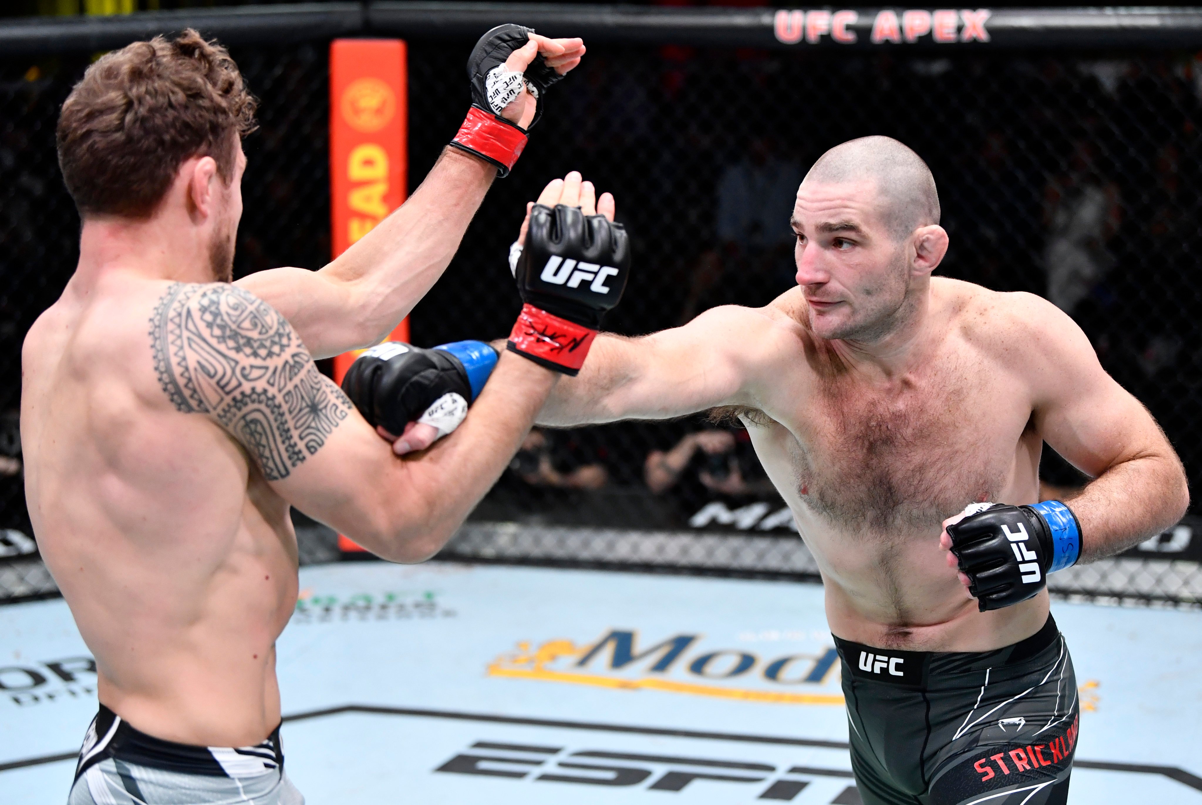 Sean Strickland (right), seen here fighting Jack Hermansson of Sweden in a 2022 middleweight bout, has described Chinese people as “animals” and “savages”. Photo: Zuffa LLC