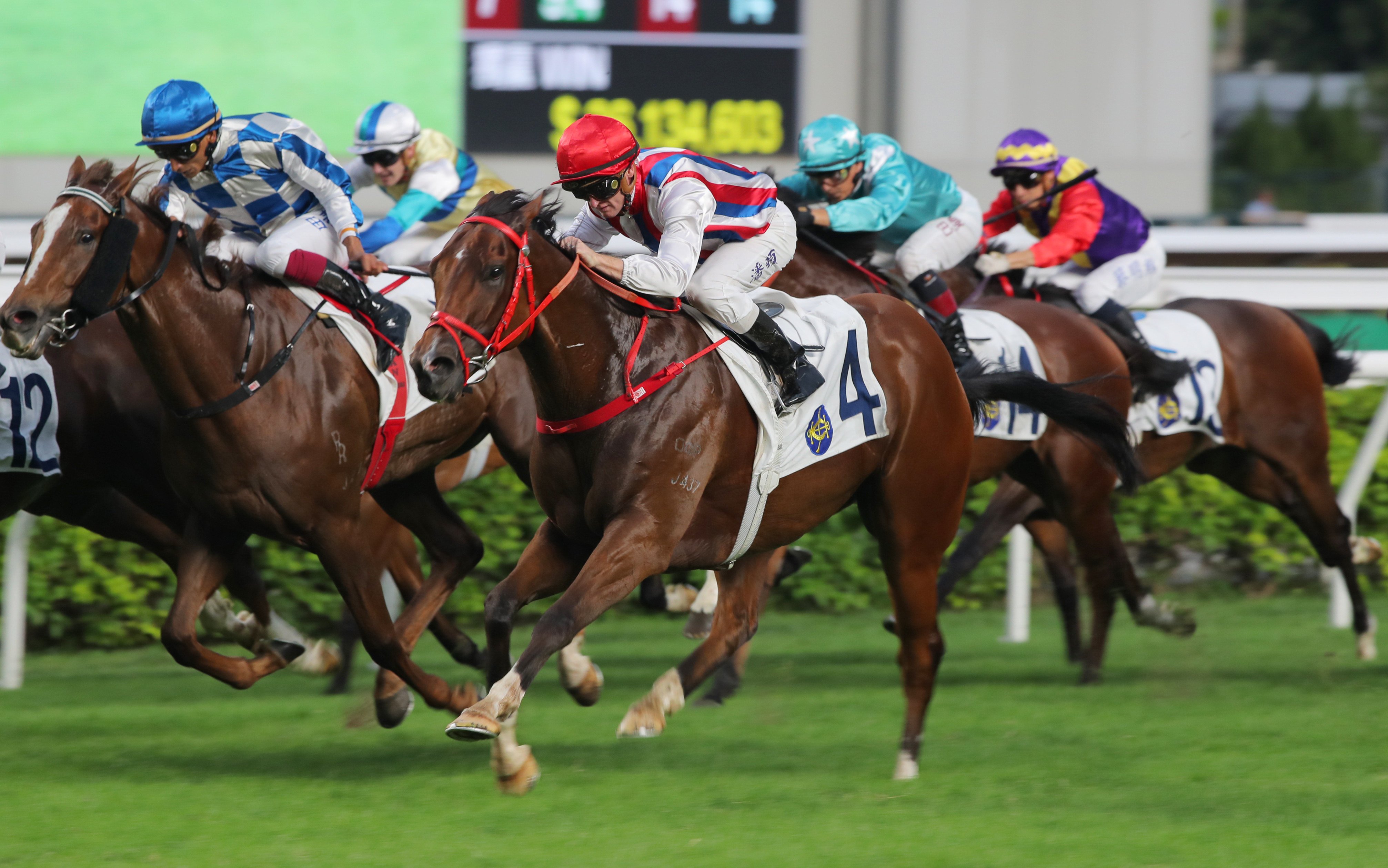 Savvy Brilliant storms home to record a scintillating win under Zac Purton. Photos: Kenneth Chan