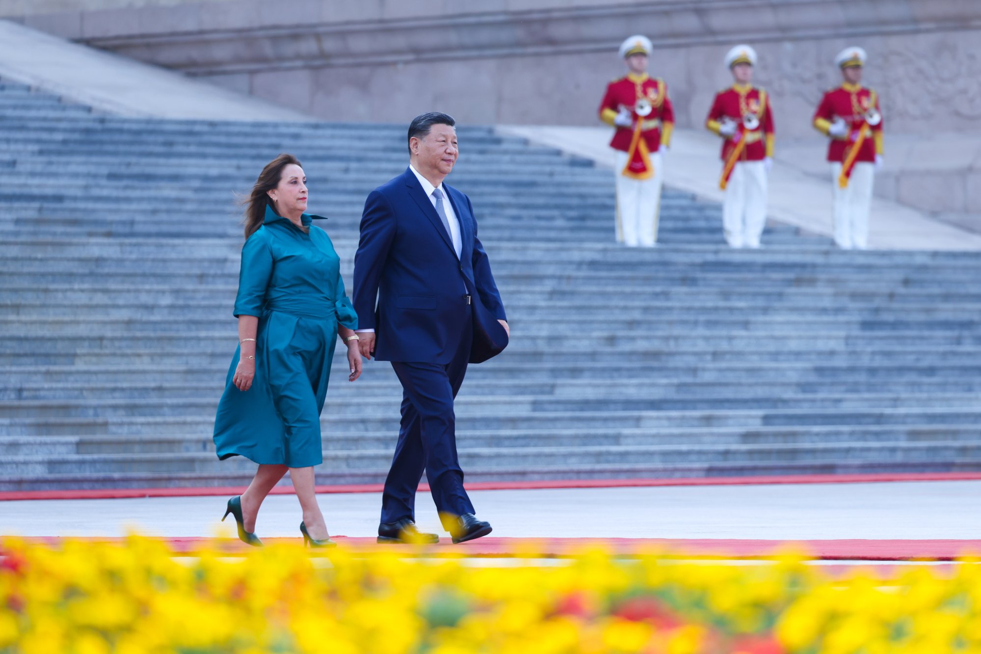 Chinese leader Xi Jinping holds a welcome ceremony for Peruvian President Dina Ercilia Boluarte in Beijing on June 28. Photo: EPA-EFE/Xinhua