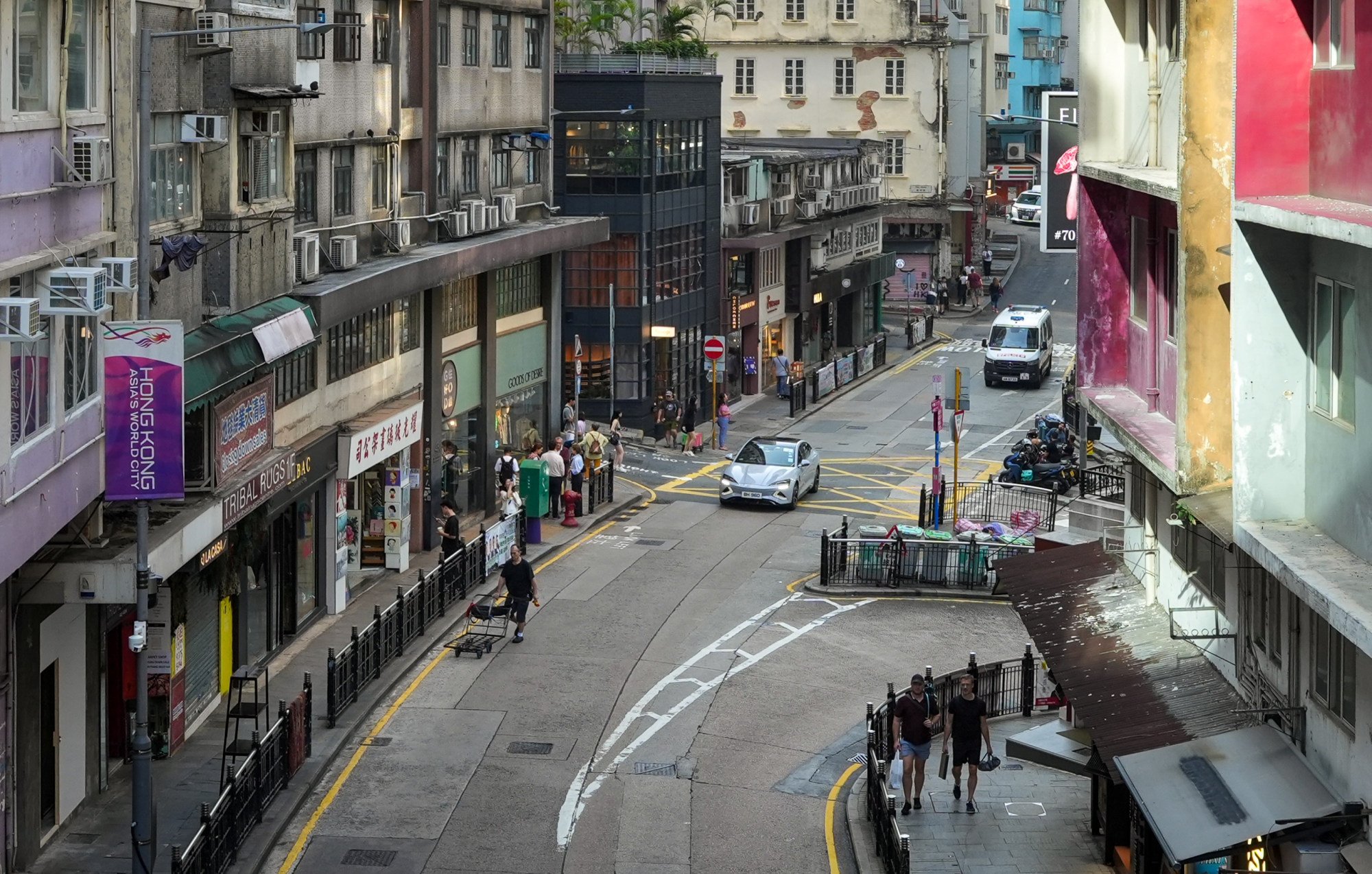 Hollywood Road is on one of the tour routes. Photo: Sun Yeung