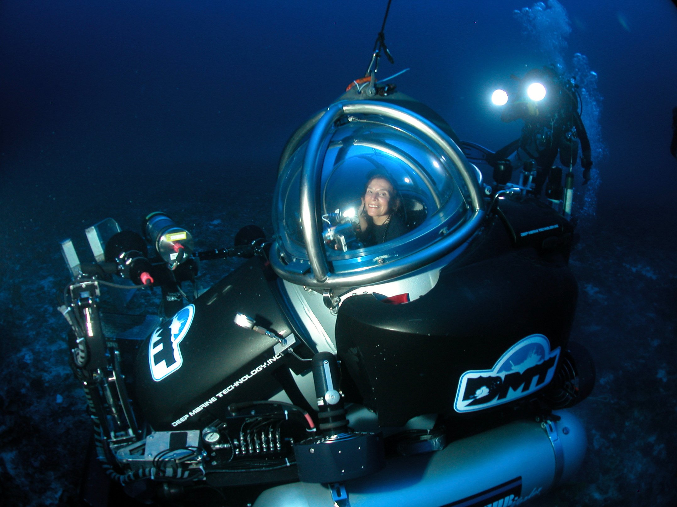 Sylvia Earle pilots a submersible in the Gulf of Mexico in 2008. Photo: Tim Taylor / Tiburon Subsea