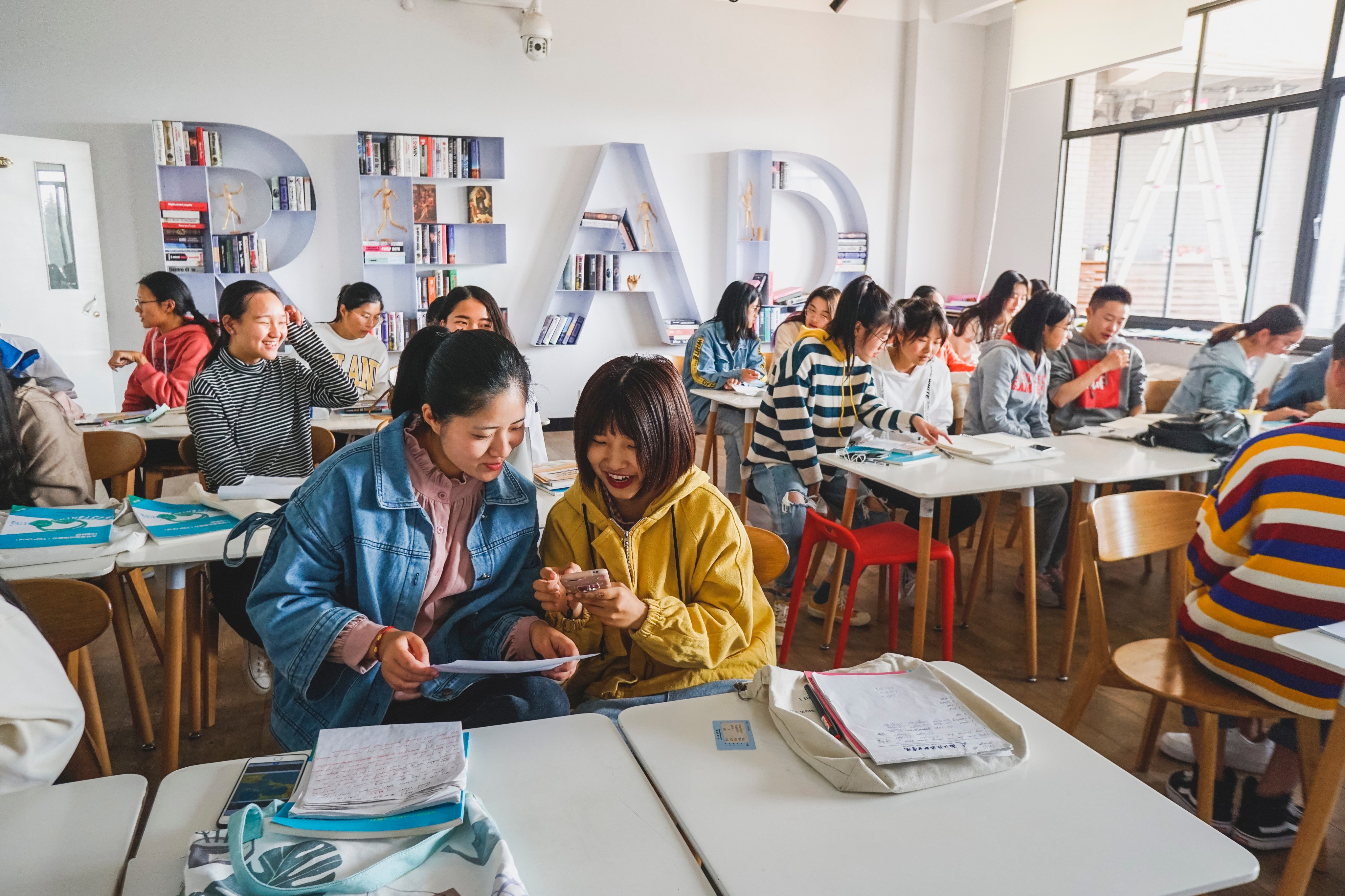 Students learn English in a classroom in Hangzhou, capital of Zhejiang province, in 2018. Photo: Shutterstock