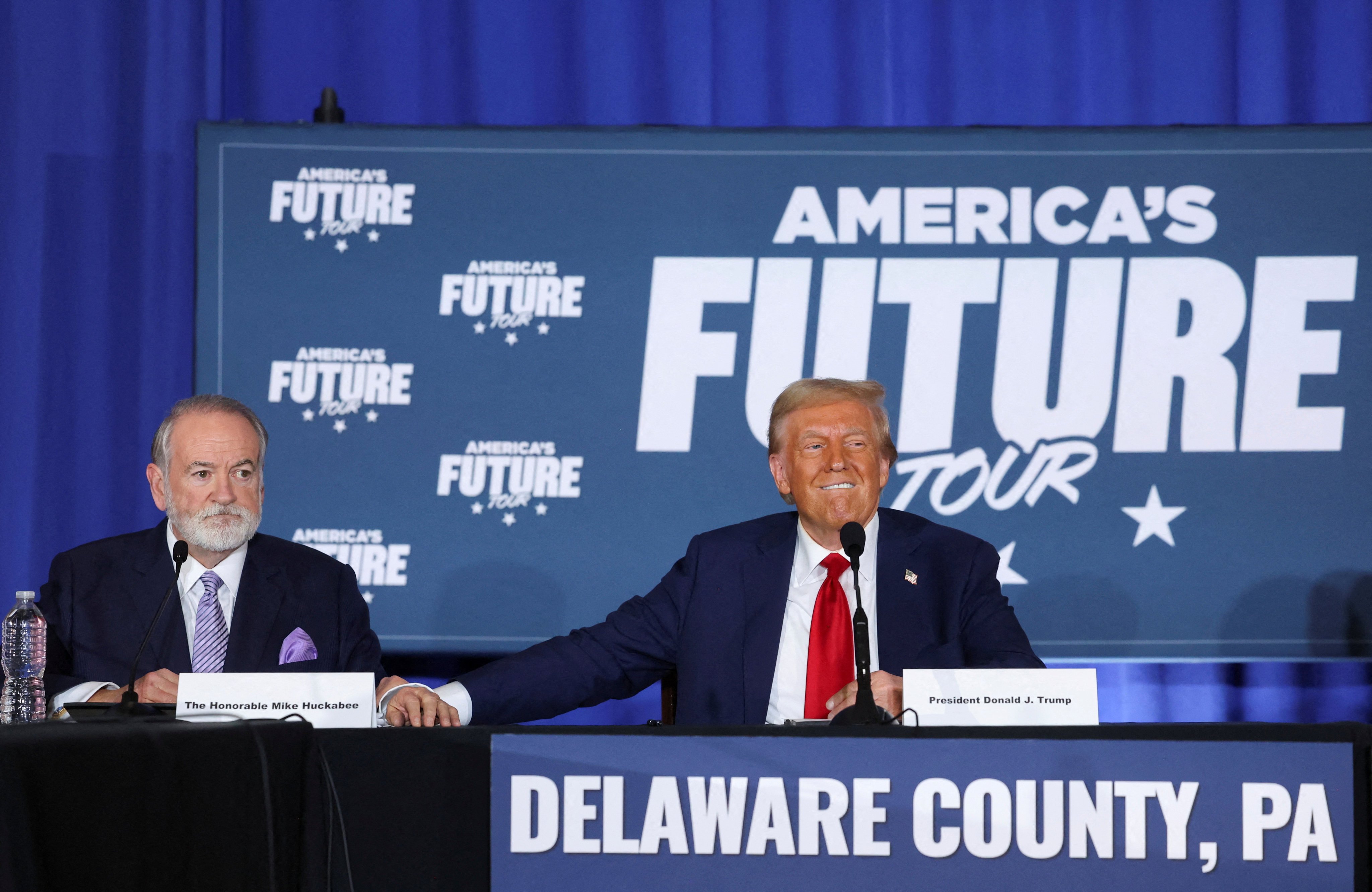 Mike Huckabee and Donald Trump during a campaign event in Pennsylvania in October. Trump has picked Huckabee as US ambassador to Israel. Photo: Reuters