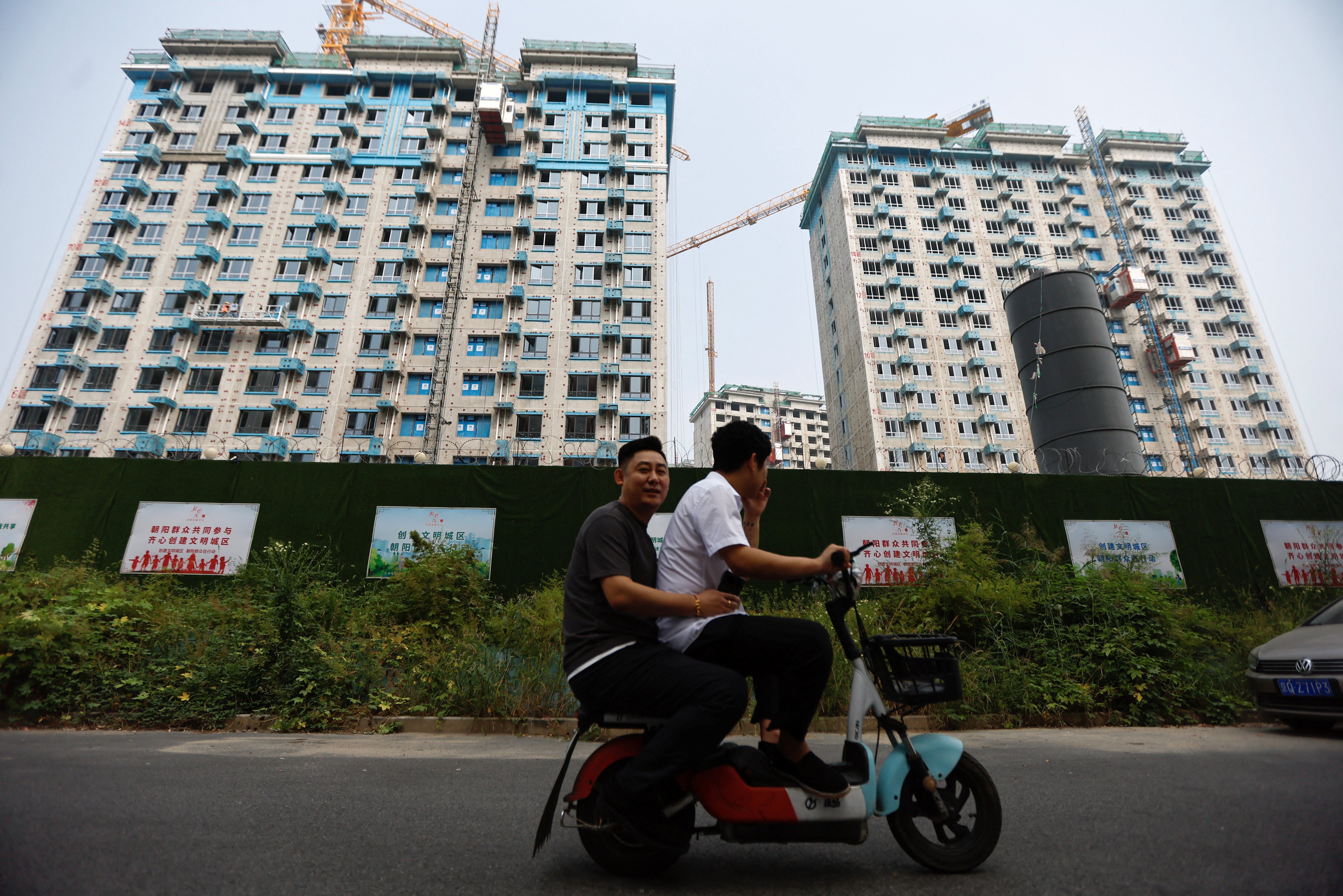 Some of China’s top-tier cities are offering tax breaks on large homes, aiming to boost demand in the property market by reducing the cost of purchasing upscale housing. Photo: Reuters