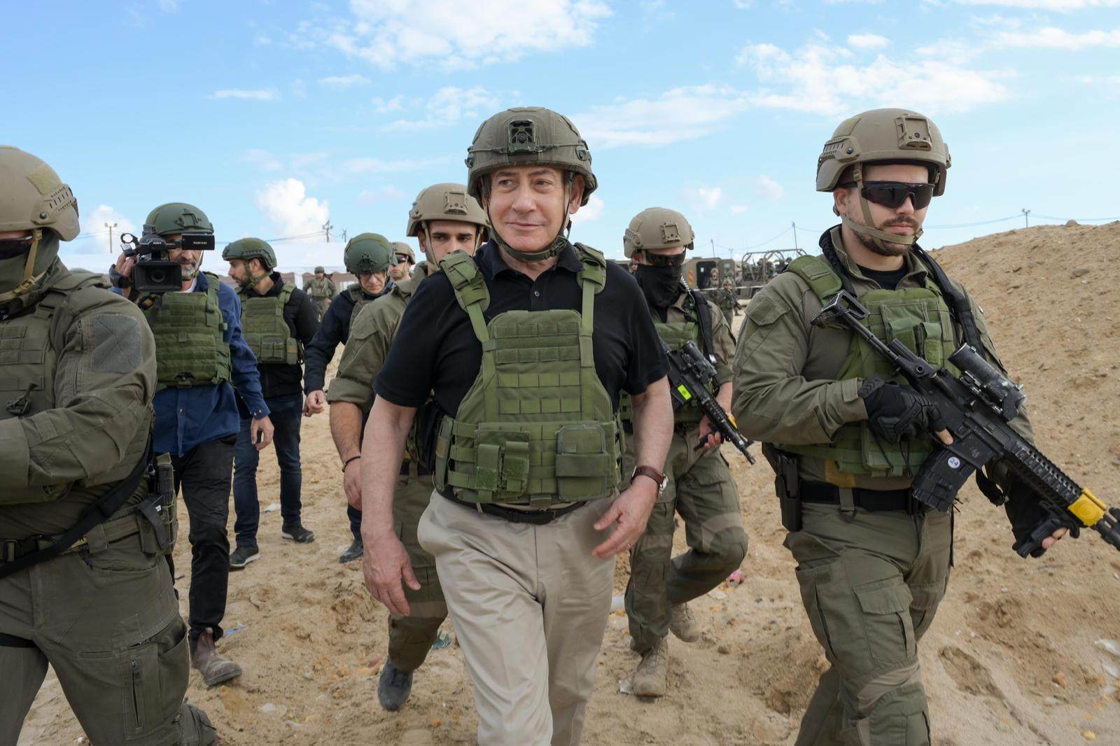 Israeli Prime Minister of Israel Benjamin Netanyahu visiting Netzarim Corridor in the Gaza Strip. Photo: Ma’ayan Toaf/GPO/dpa 