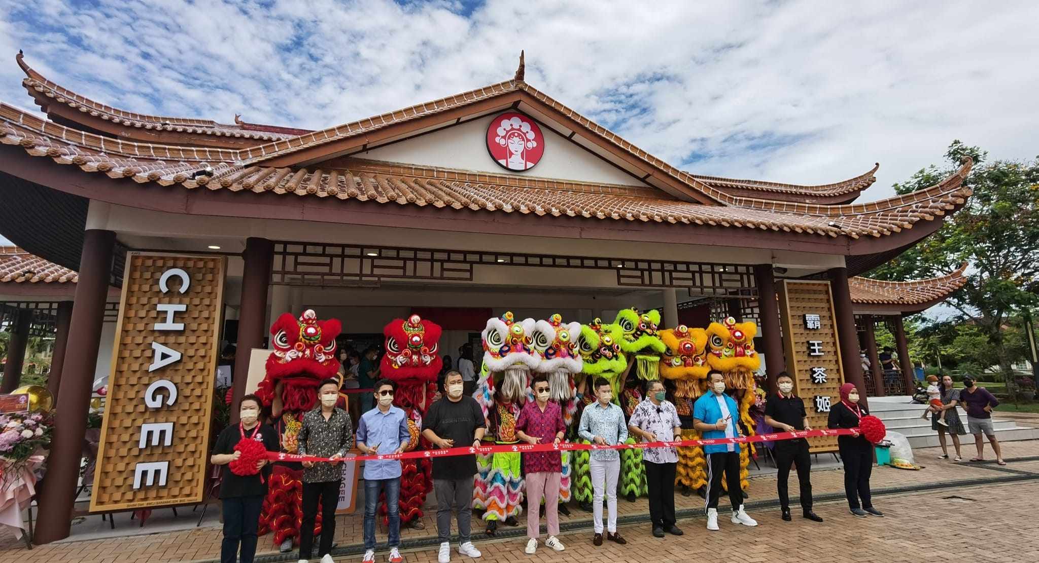 Guests attend the opening ceremony of a new Chagee outlet in Kuching, Malaysia. Photo: Facebook/my.chagee