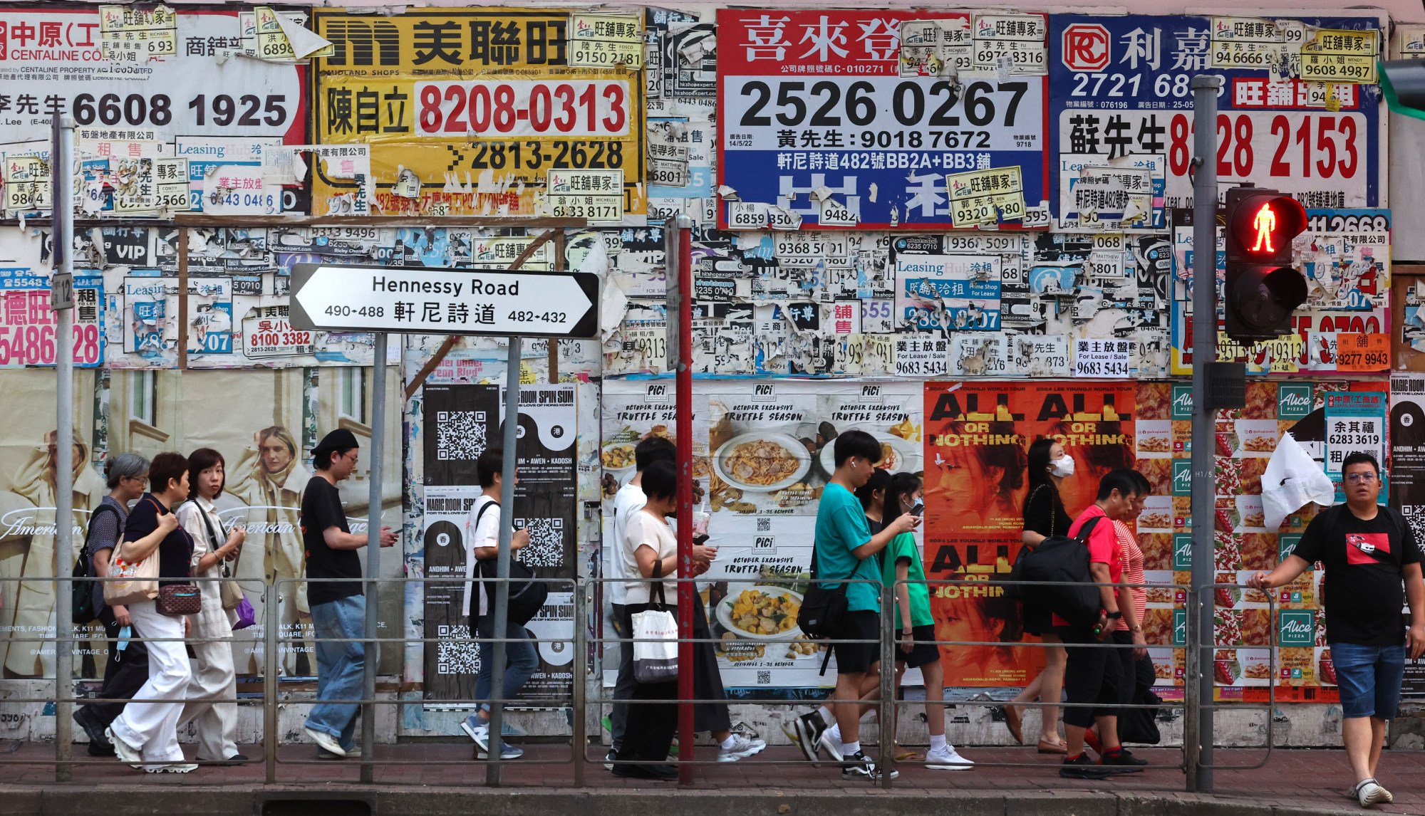 Vacant shops are just one sign of the pain the retail sector is feeling. Photo: Dickson Lee