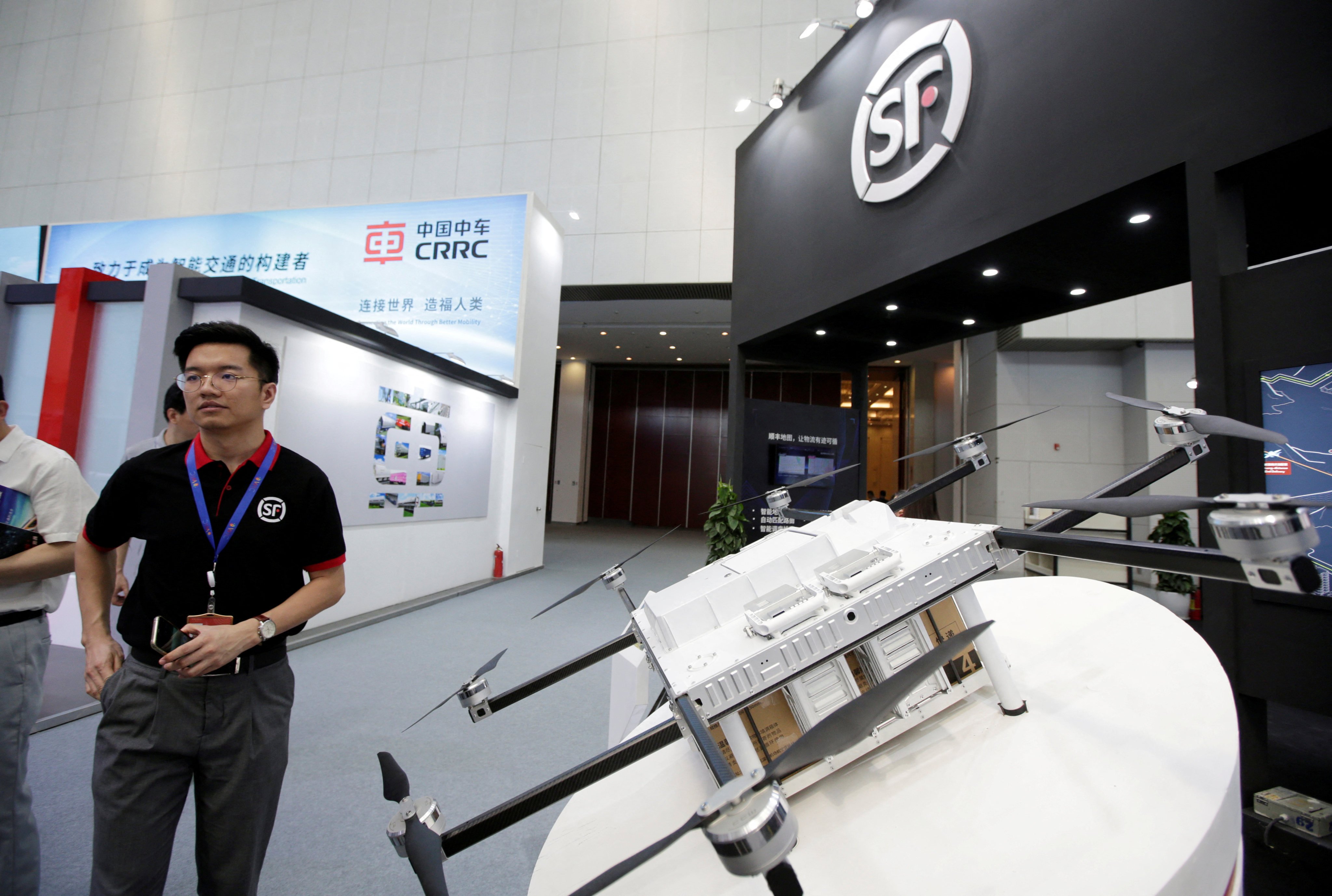 SF Holding, the parent of SF Express, will list in Hong Kong next week. Photo: Reuters