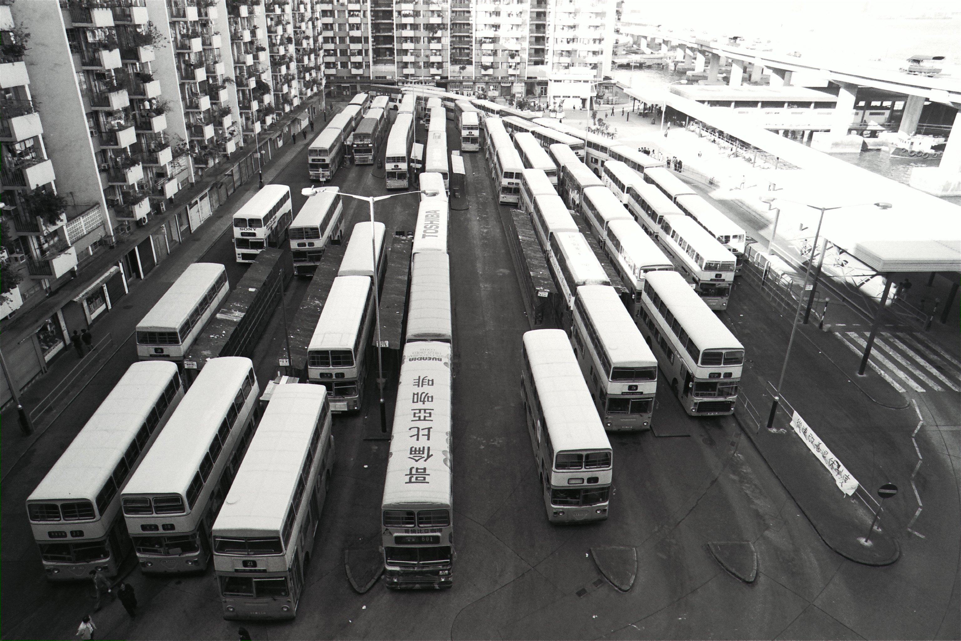 Buses stopped at the North Point Ferry Pier bus terminal because of a strike staged by the drivers on November 29, 1989. Photo: SCMP