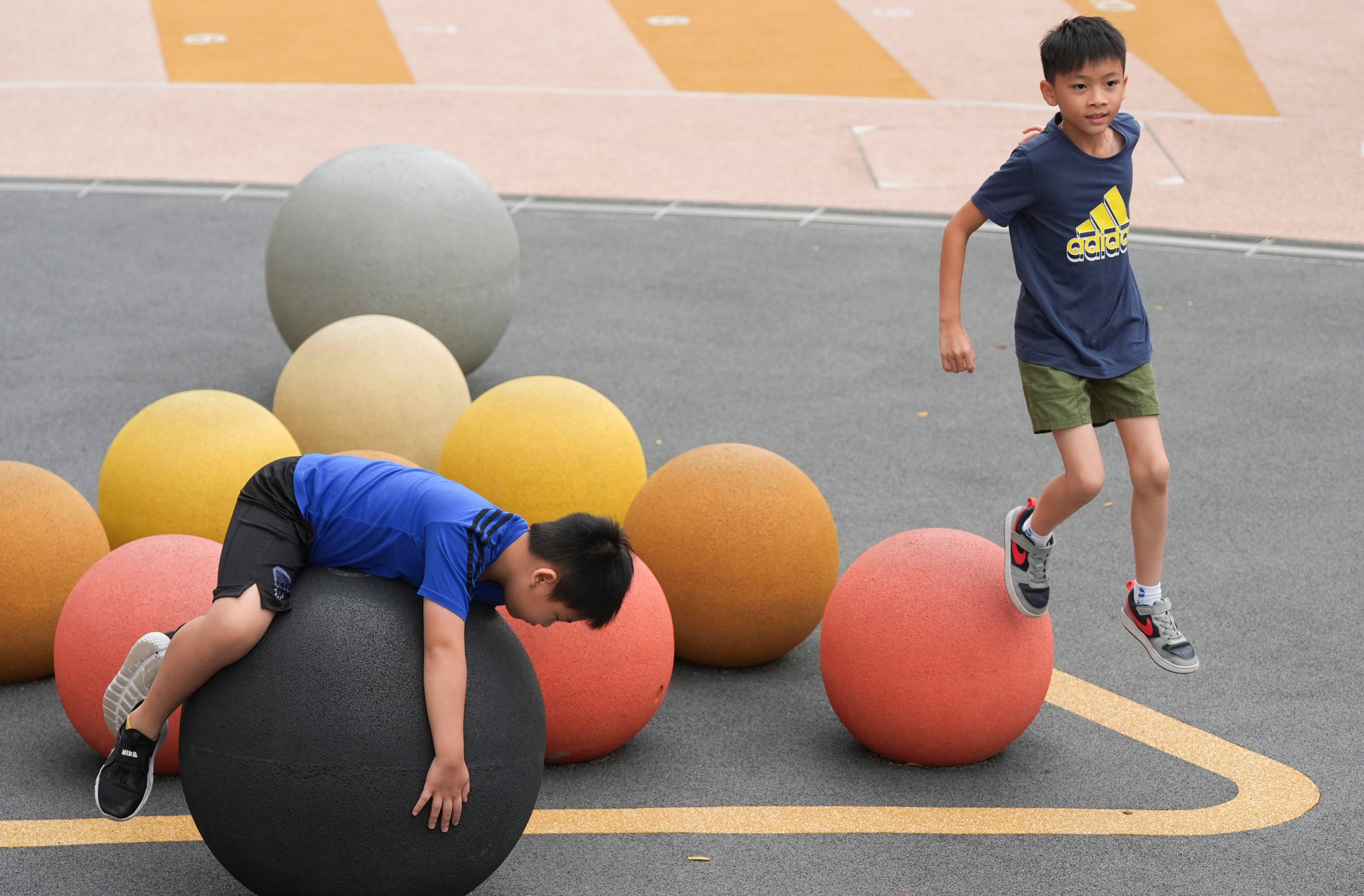 A new survey has found that Hong Kong’s happiness levels are on the decline. Photo: Eugene Lee