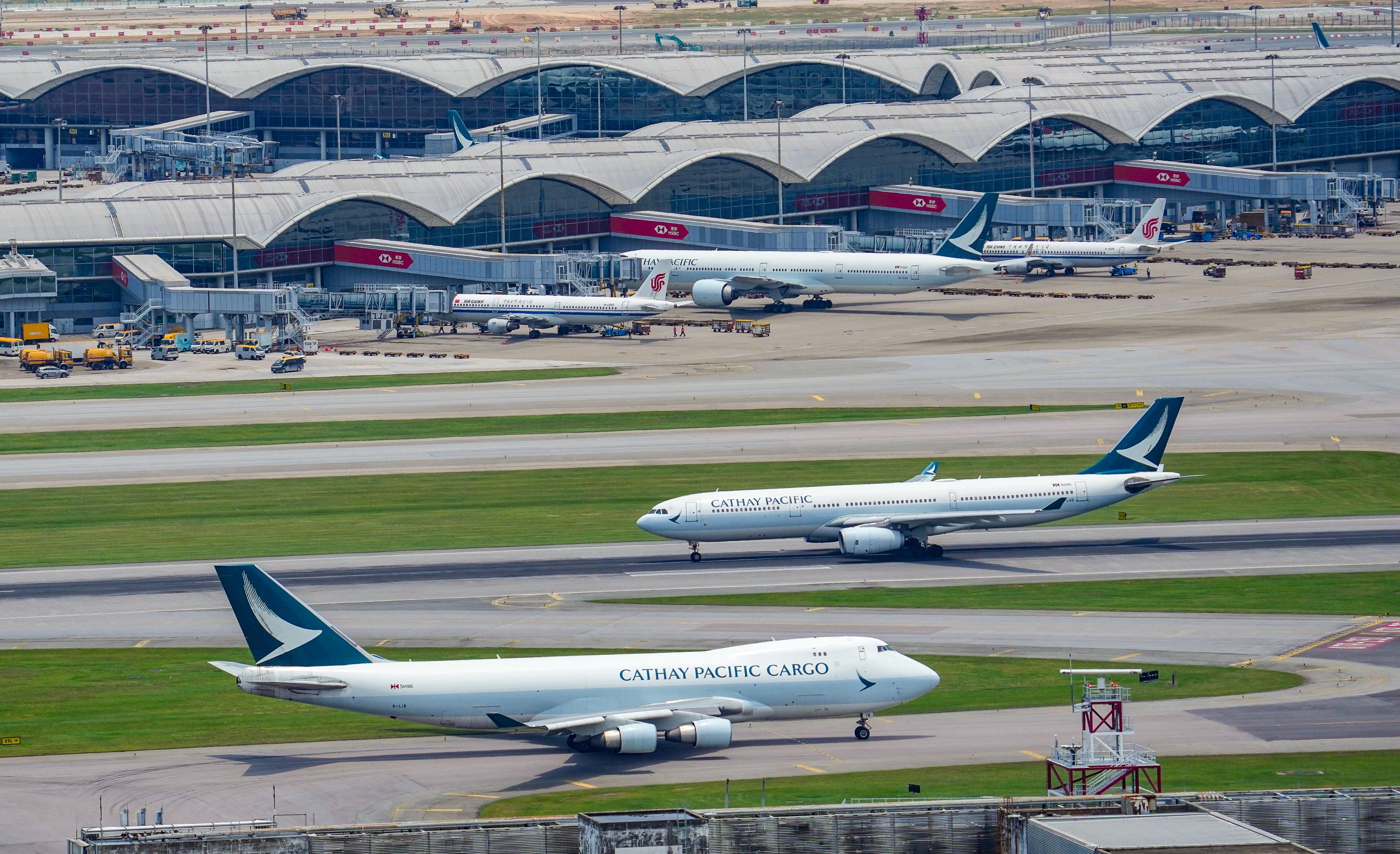 Cathay Pacific has delayed its target of returning to pre-pandemic passenger levels to the first quarter of 2025. Photo: May Tse