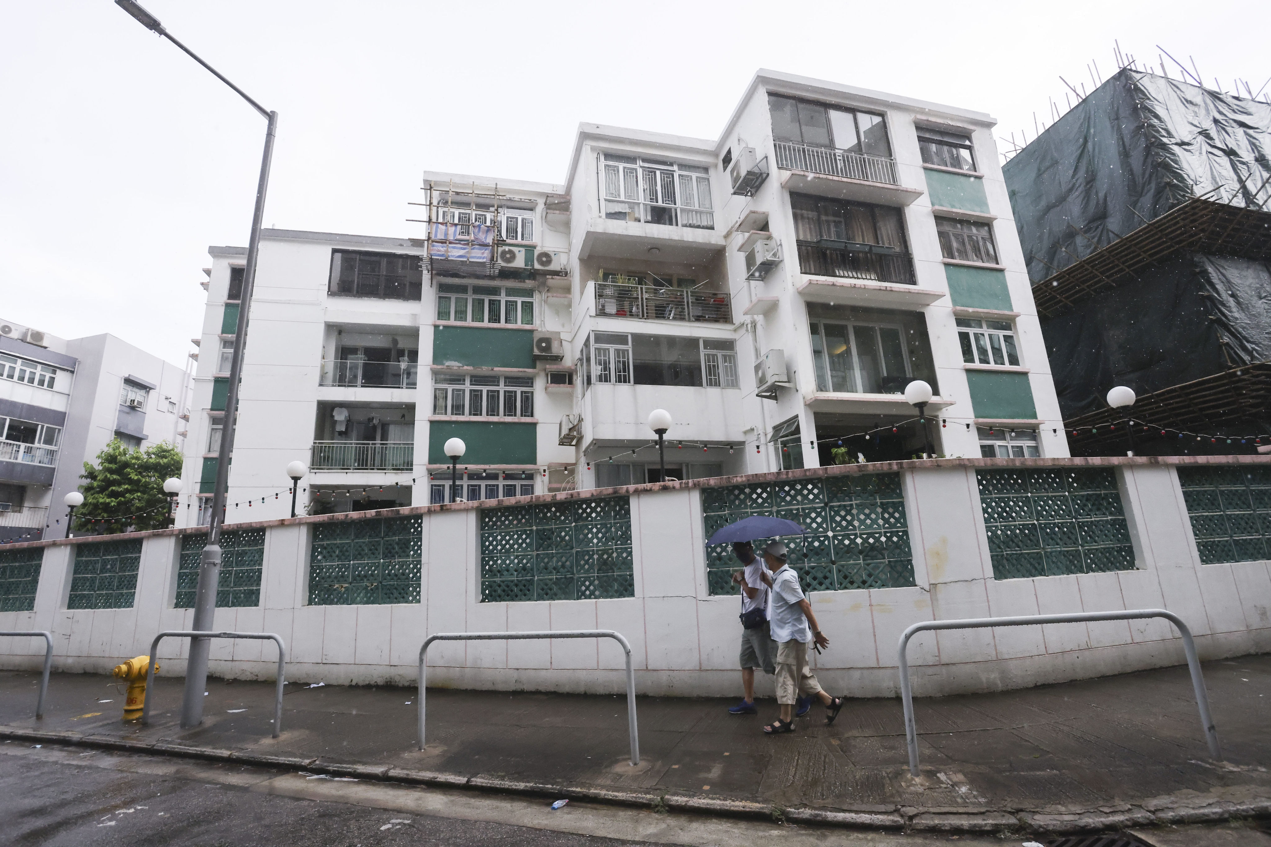 The chairman of Agile Group Holdings has sold all nine units he owned in Hamburg Villa  this month. Photo: Jonathan Wong