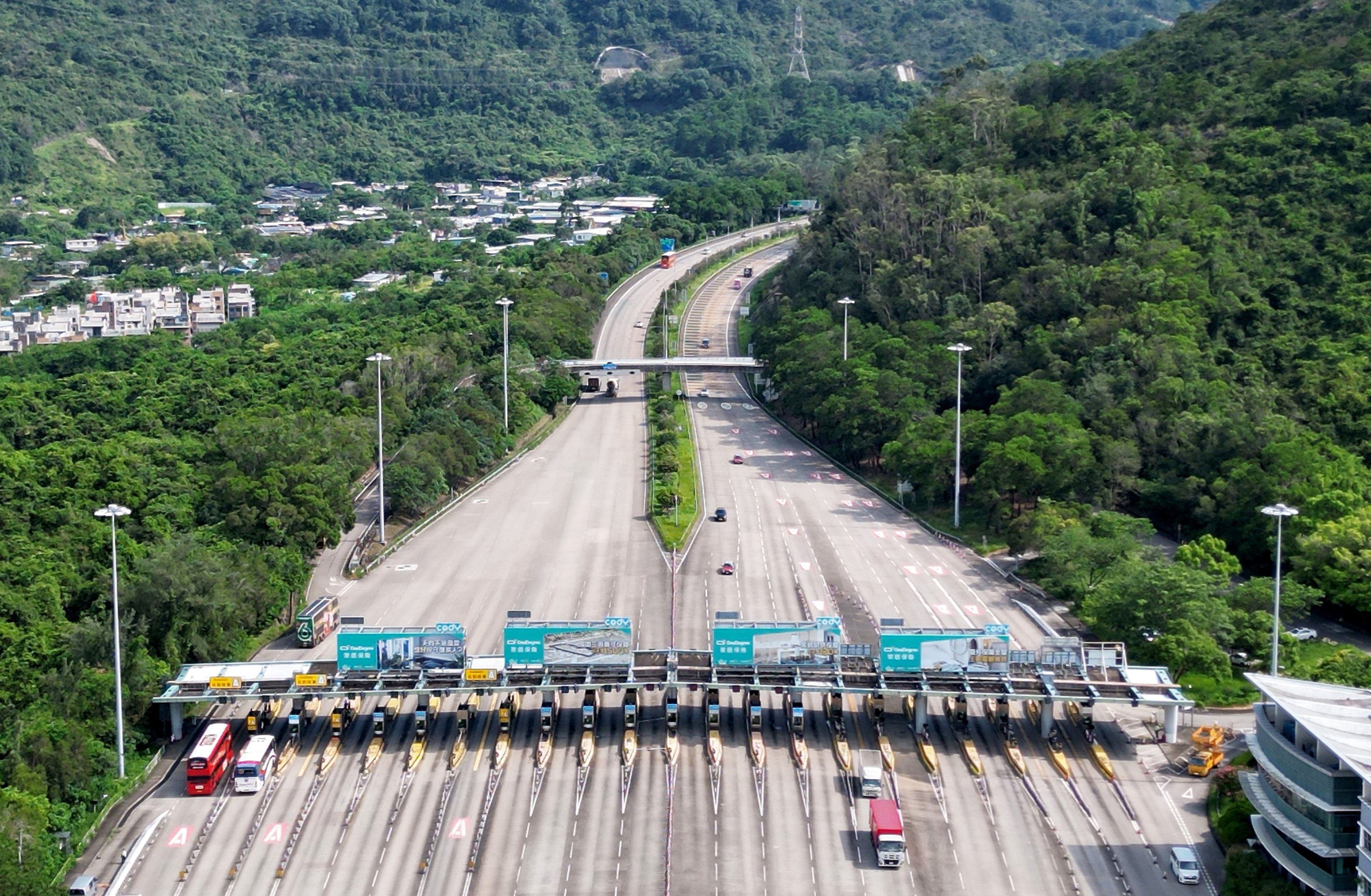 The bond sale is Hong Kong’s attempt to engage its residents and be part of its infrastructure development plans. Photo: Elson Li