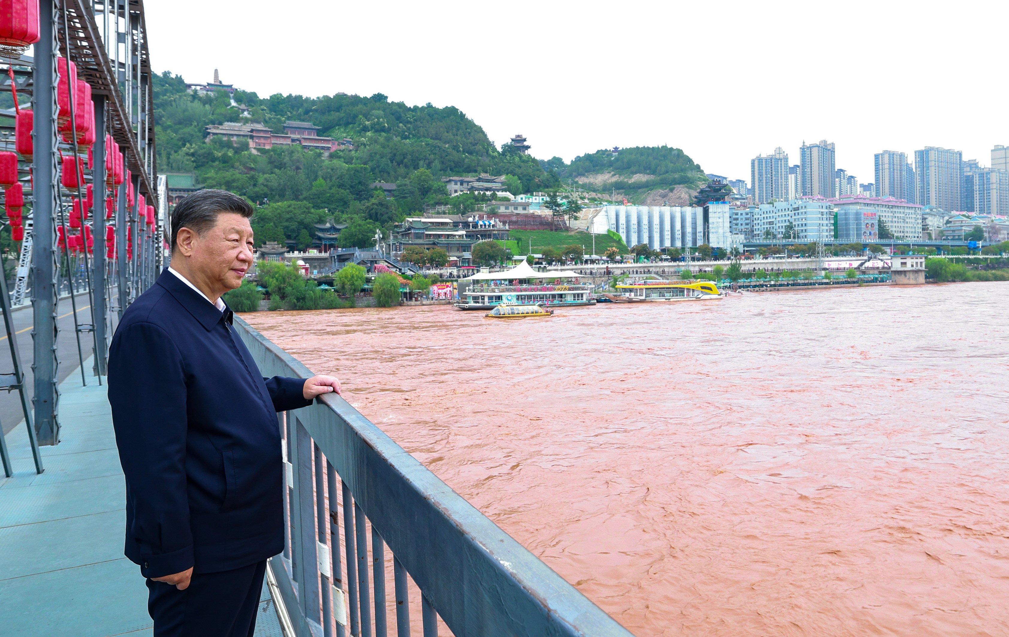 Chinese President Xi Jinping visits a section of the Yellow River to learn about ecological conservation measures in Lanzhou, Gansu province, on September 11. Photo: Xinhua