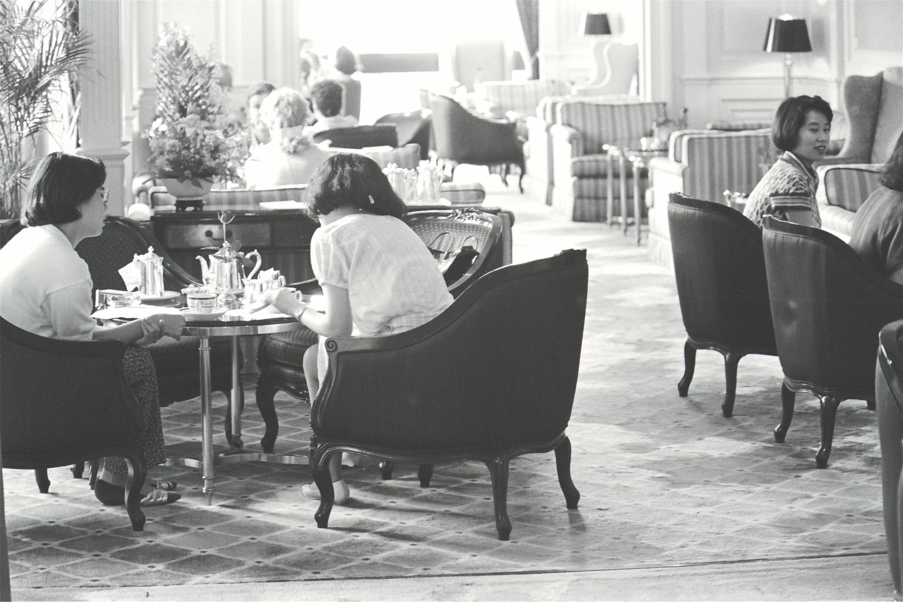 Customers enjoying high tea at the Verandah Lounge in the Peninsula hotel in 1991. Photo: SCMP