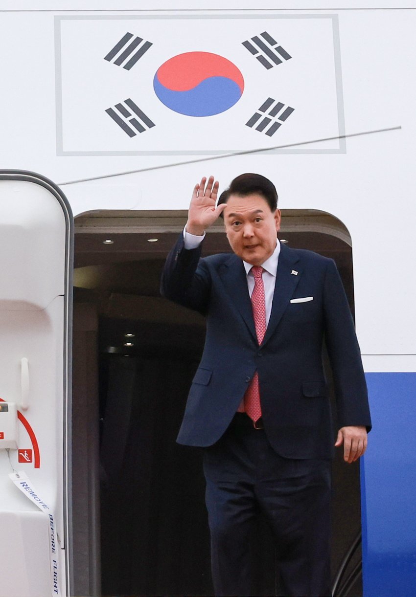 South Korean President Yoon Suk-yeol boards the presidential plane at Seoul Air Base in Seongnam last month. Photo: Yonhap/EPA-EFE