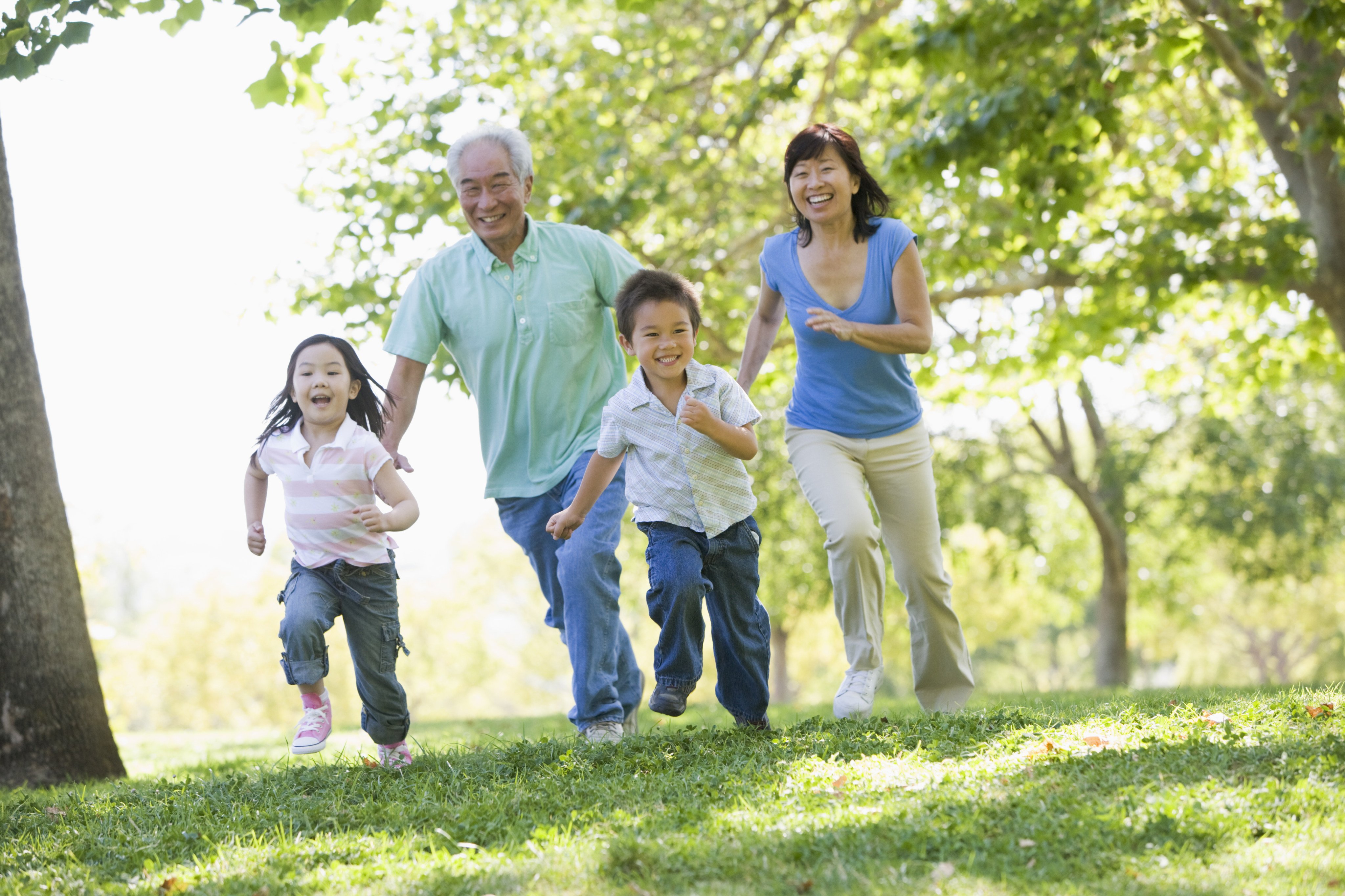 Even playing outdoors with a child can count as Vilpa and help reduce the risk of a heart attack, a new study suggests.
Photo: Shutterstock
