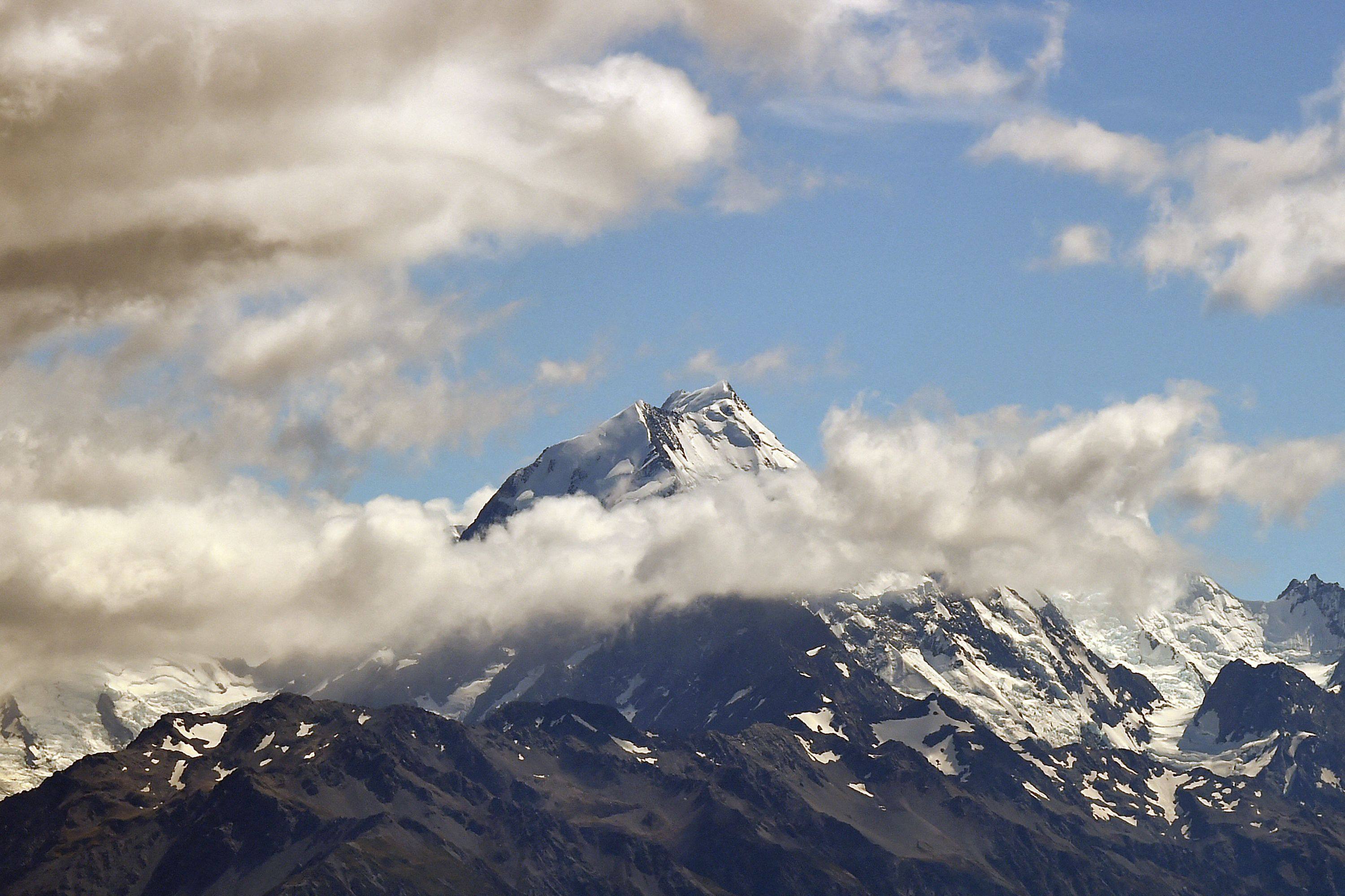 Aoraki, New Zealand’s highest mountain, is popular among experienced climbers. Photo: AFP
