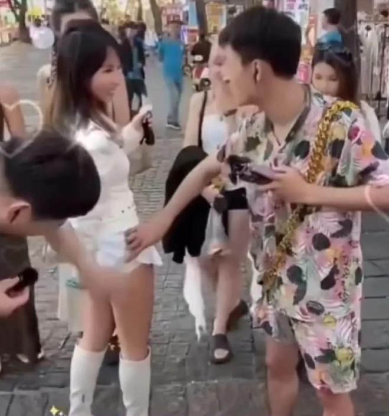 Meng told the young woman that half of her buttocks were exposed, which was a strategy he devised to draw traffic for the woman he paid. Photo: Douyin