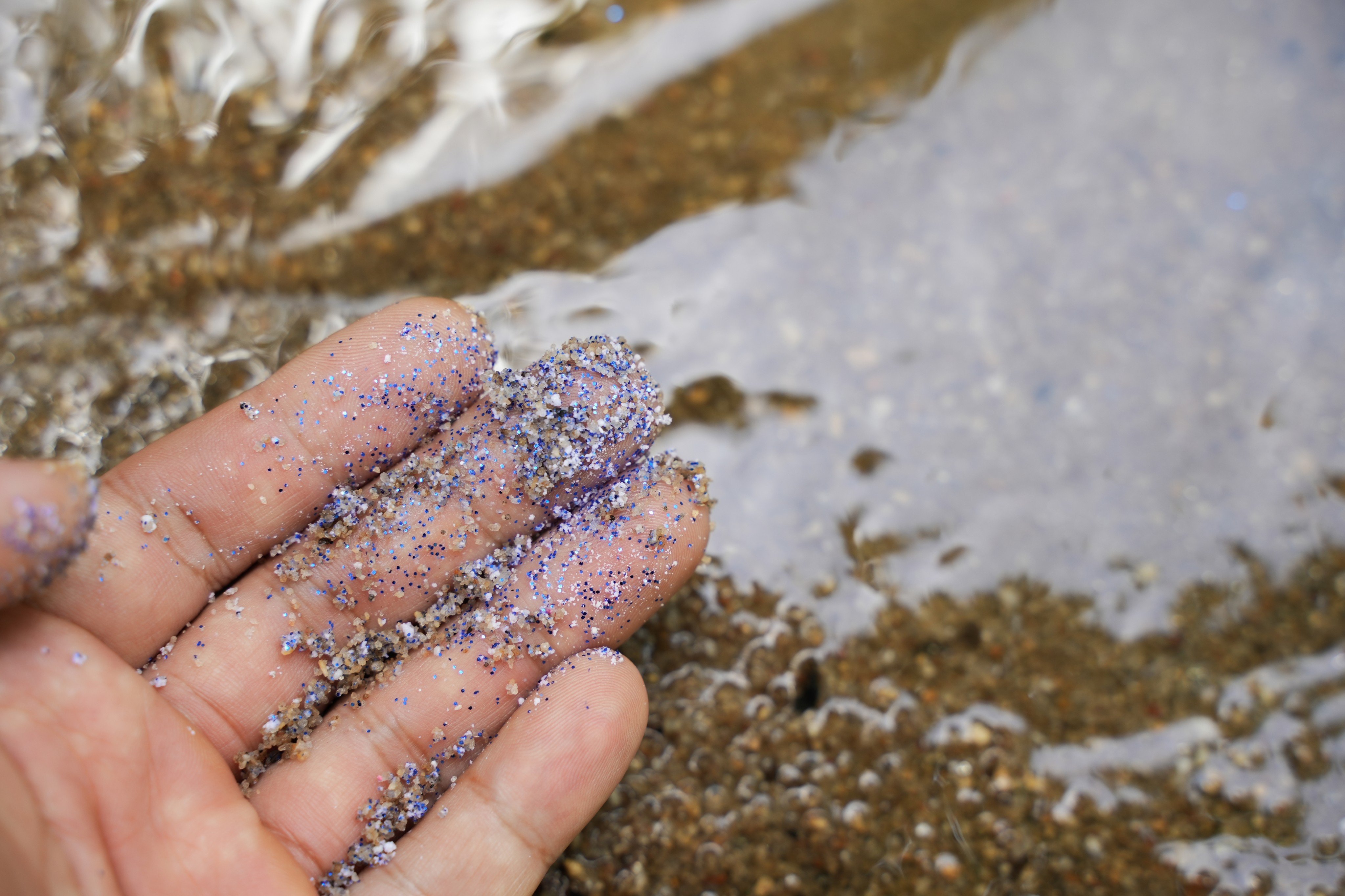 Microplastics are widely found in cosmetic products and foods, and humans may ingest them without noticing. Photo: Shutterstock