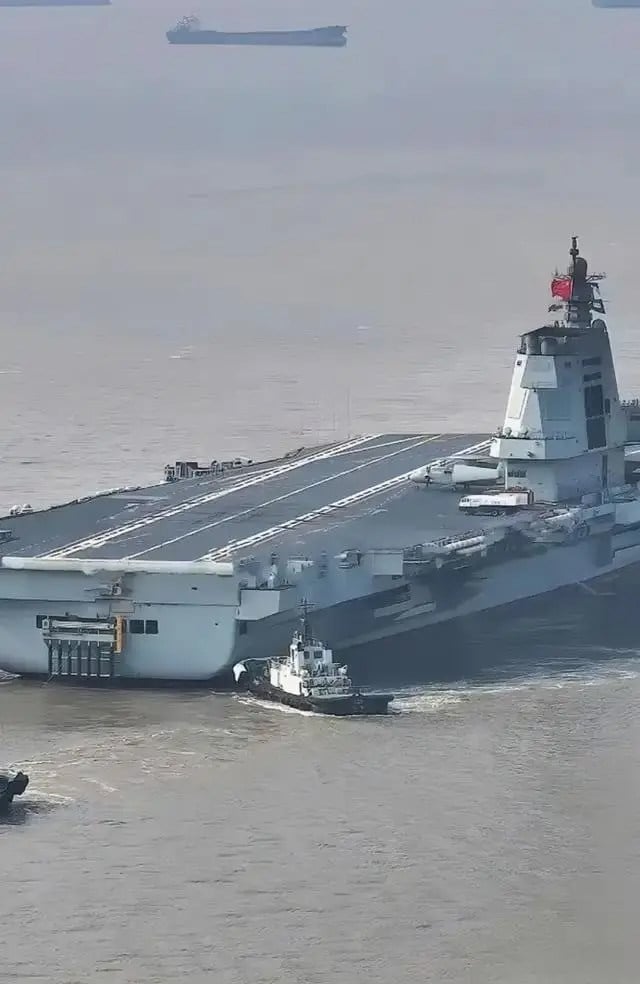 Military enthusiasts have celebrated a first aircraft “take-off” after online images showed skid marks on the deck of China’s Fujian aircraft carrier, but experts caution they had yet to see any sign of a successful aircraft launch from the vessel. Photo: Sohu