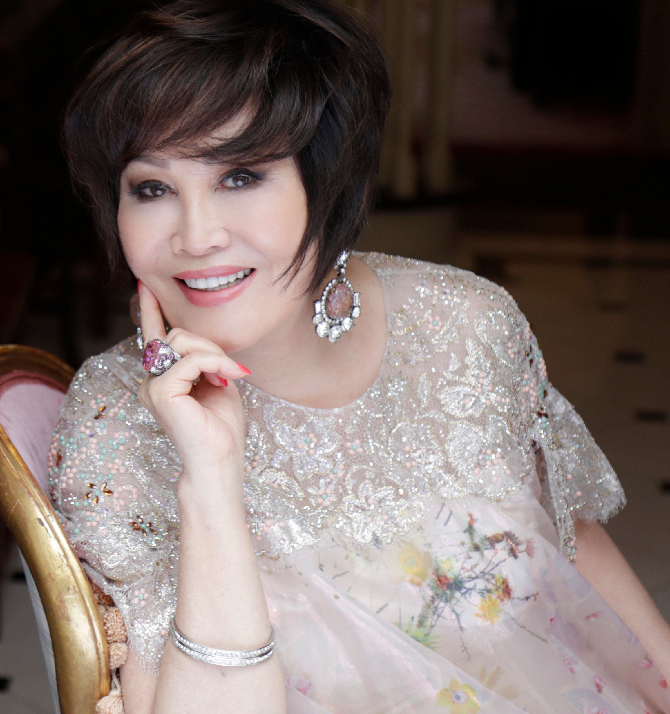 Television presenter, entrepreneur and philanthropist Yue-Sai Kan was called “the most famous woman in China” by People Magazine. Photo: Courtesy of Fadil Berisha