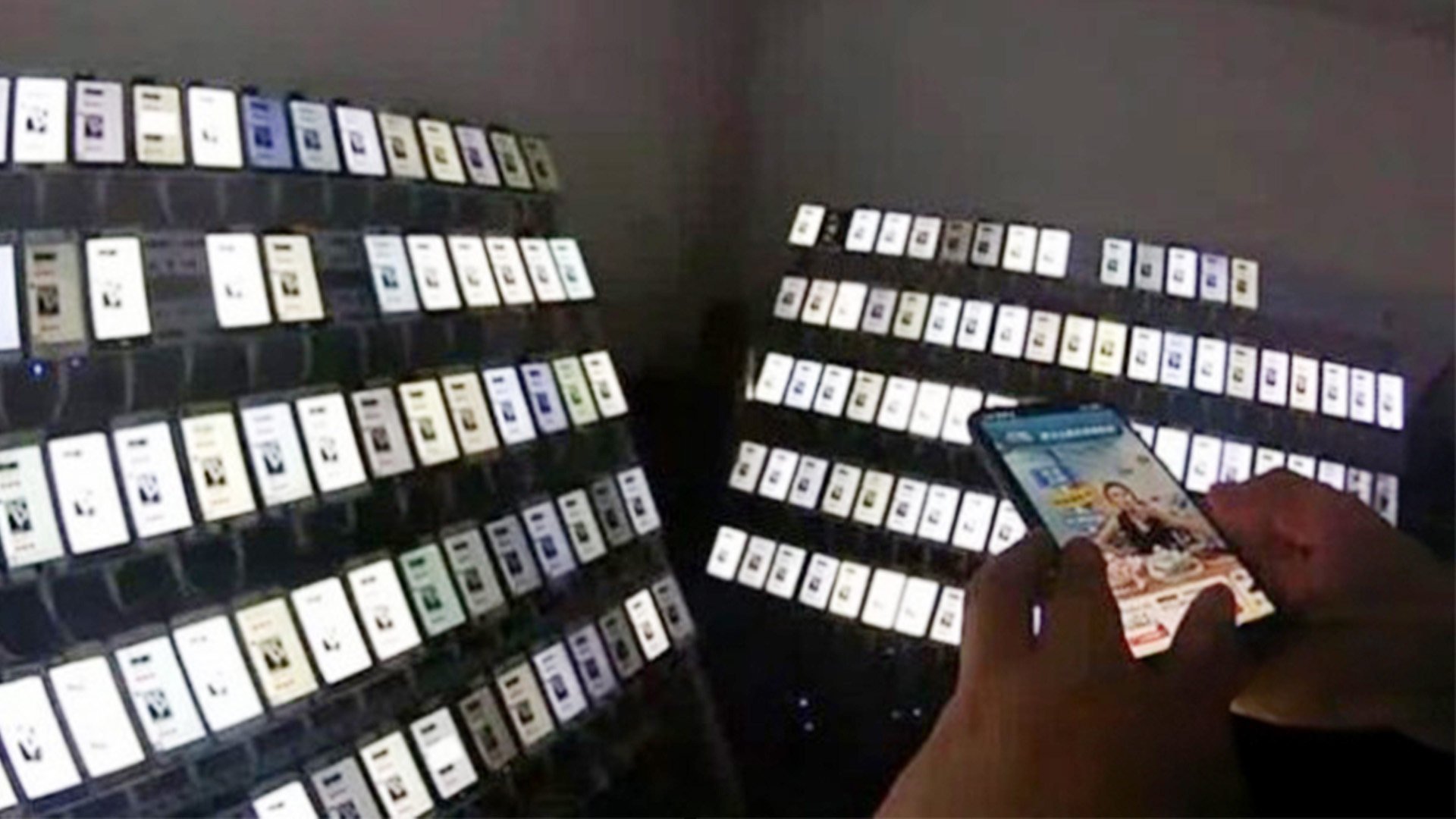 A Chinese man employed 400 phones to watch live-streams, increasing his chances of winning valuable gifts. 
Photo: Douyin