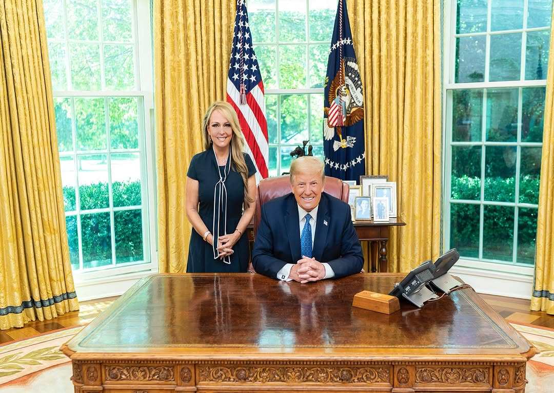 Meet Gina Loudon, the Trump surrogate and Sean Hannity co-host who accused Ariana Grande and Wicked of “racial appropriation”. Photo: @realdrgina/Instagram