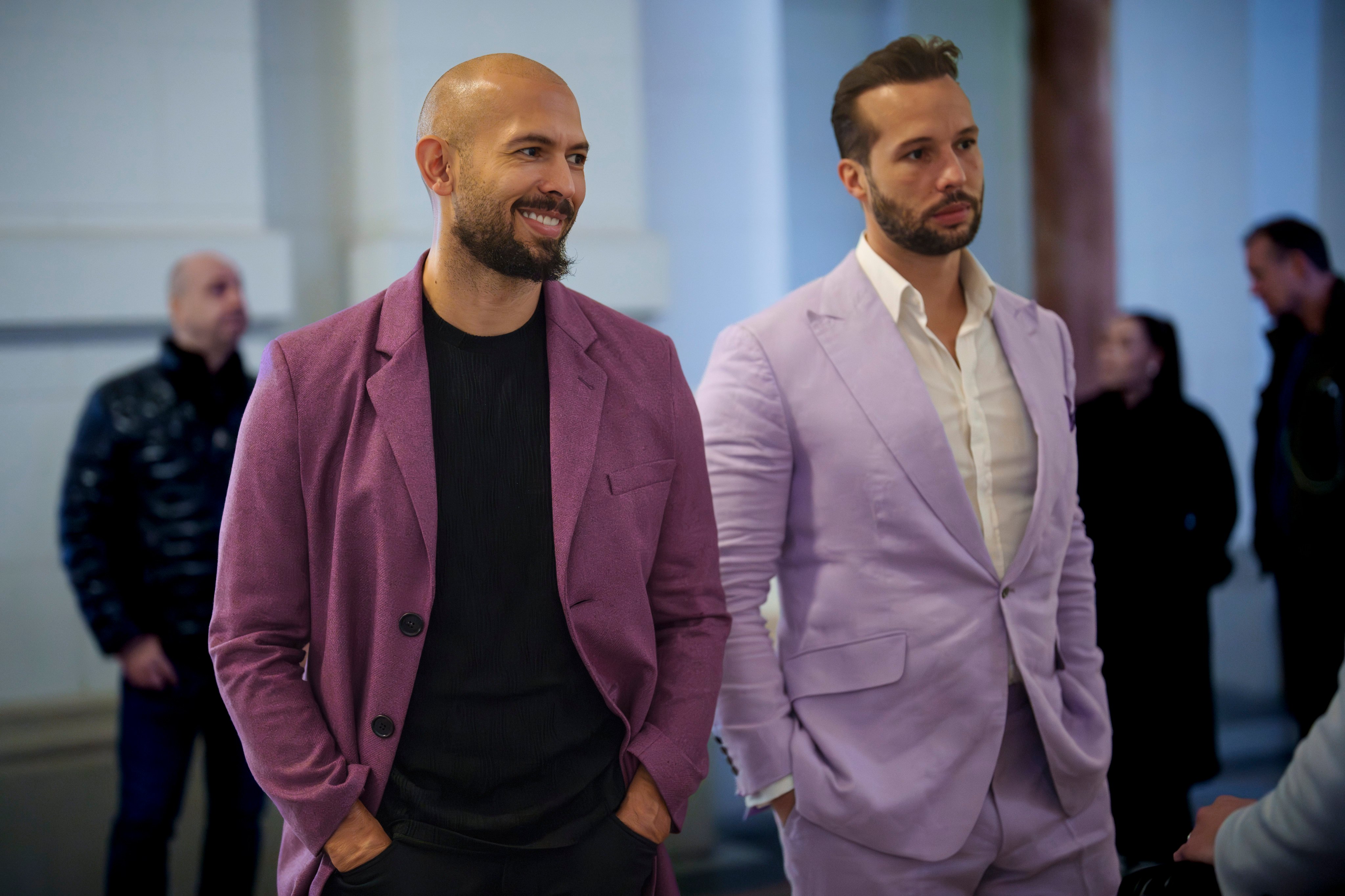 Andrew Tate (left) with his brother Tristan at the Court of Appeals building in Bucharest, Romania, on December 10. Photo: AP