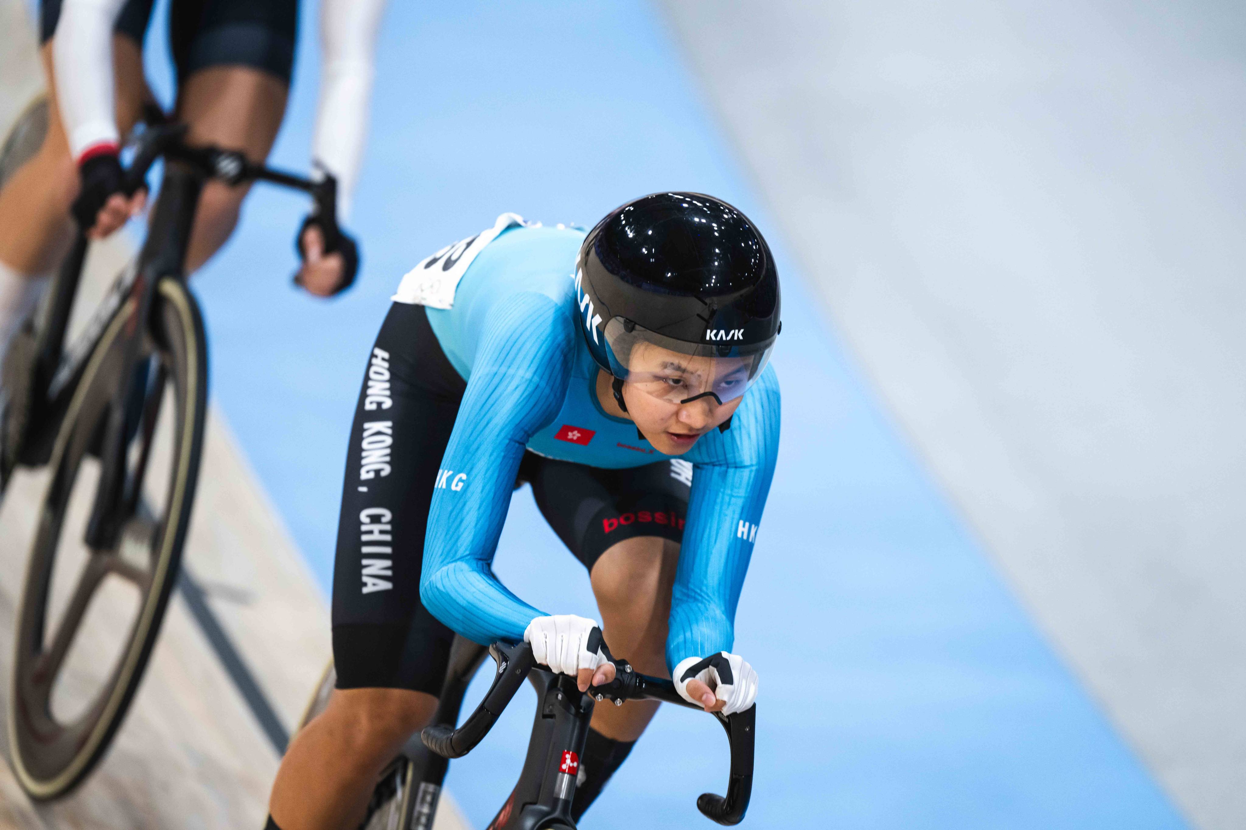 Ceci Lee competing in the Paris Olympics omnium elimination race. Photo: SF&OC