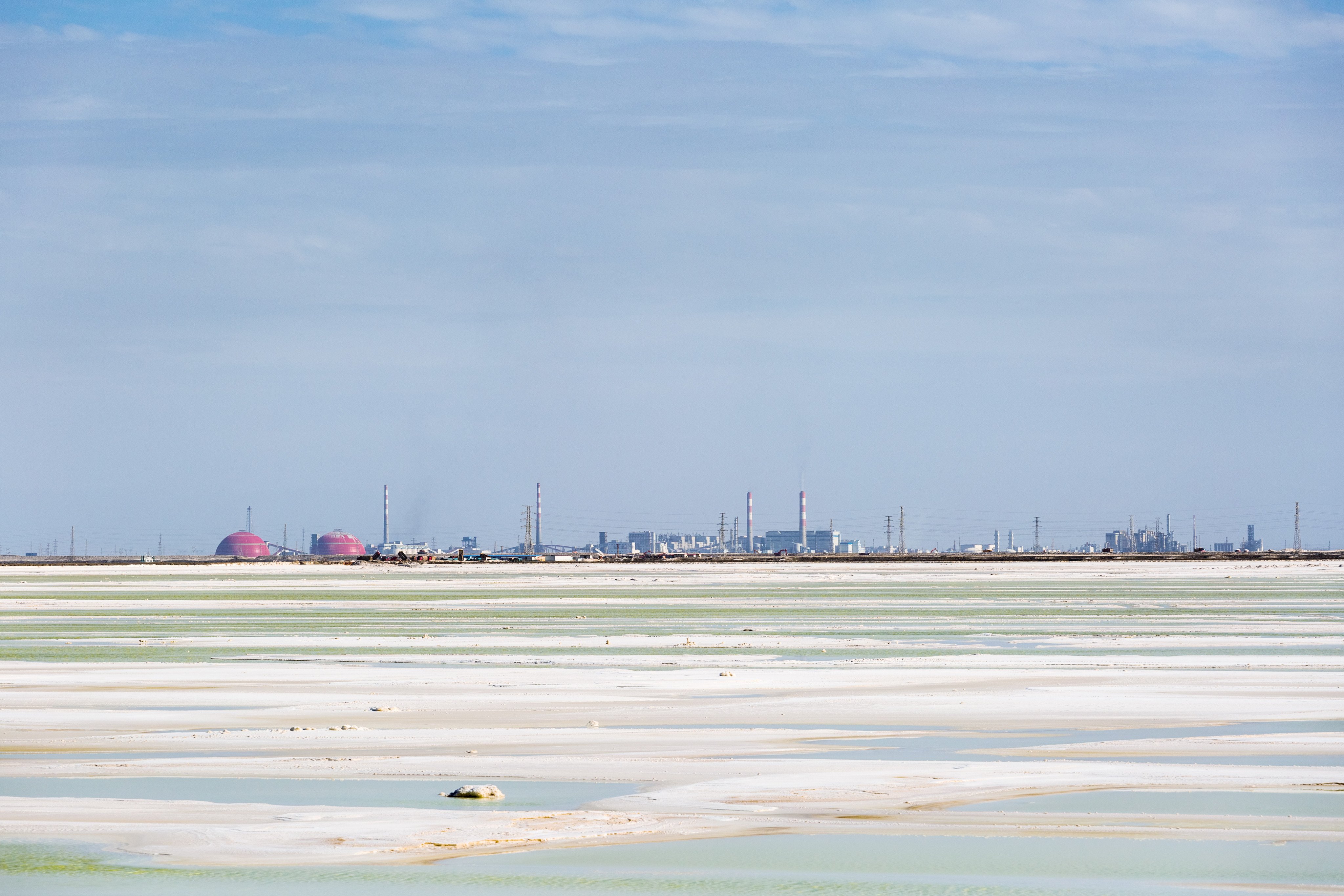 Researchers in China have written a paper examining the effectiveness of innovations in extracting lithium from challenging sources, including salt lakes. Photo: Shutterstock