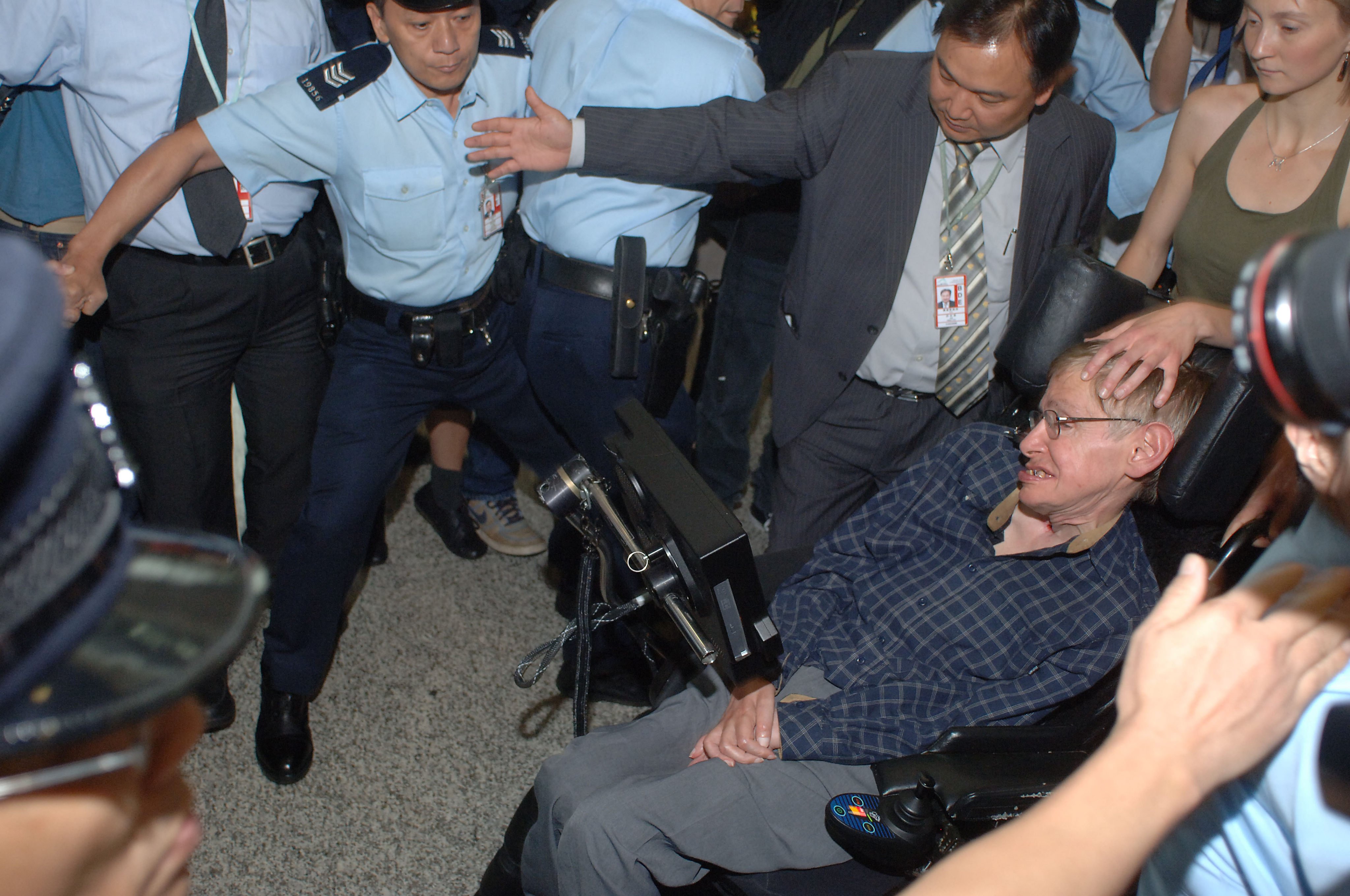 When Stephen Hawking visited Hong Kong to give a lecture in 2006, he was mobbed at Hong Kong International Airport like a rock star. Photo: SCMP
