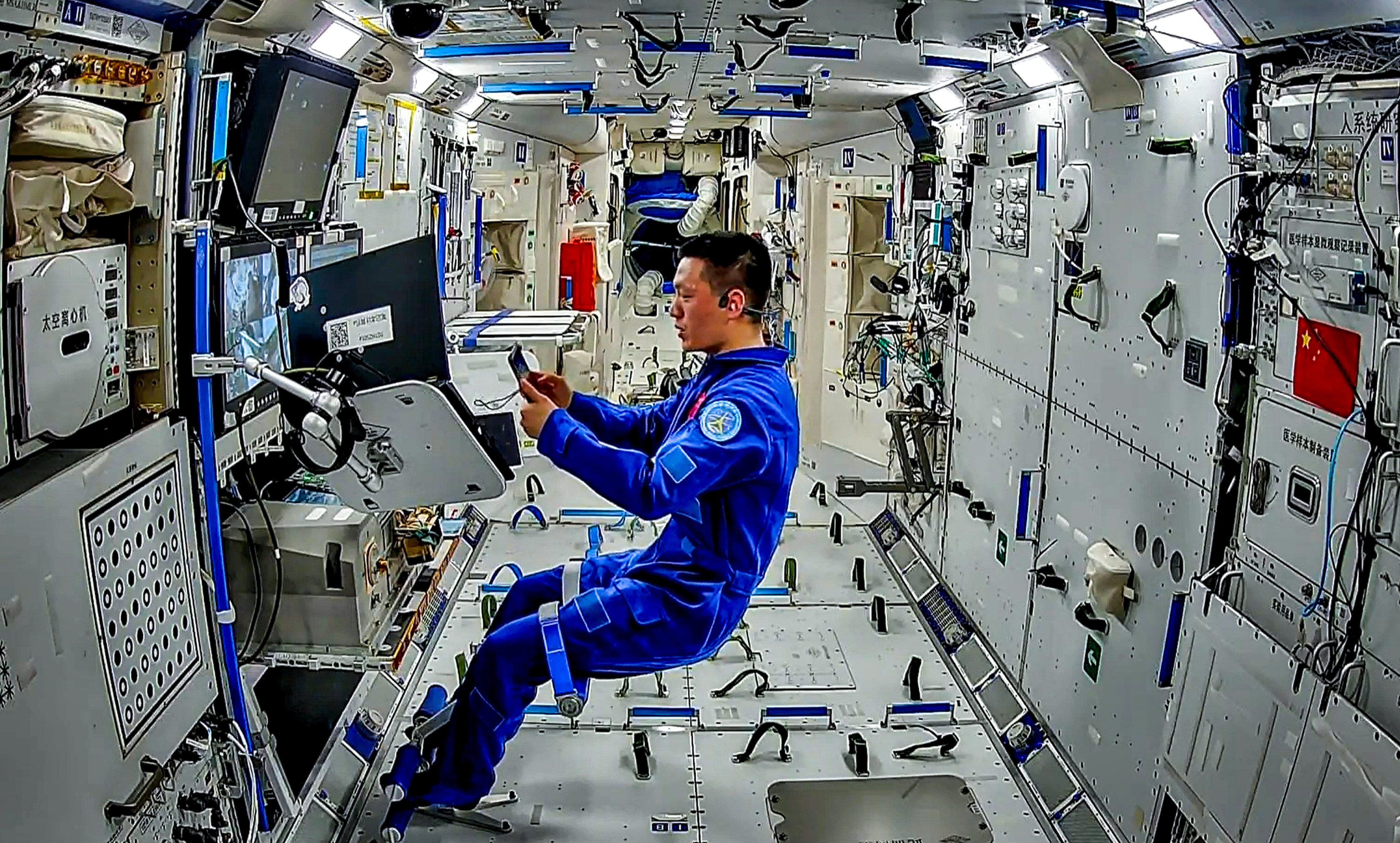 Hong Kong’s Education Bureau has proposed highlighting China’s scientific achievements, especially in space exploration, in junior secondary science classes. Photo: CMSA