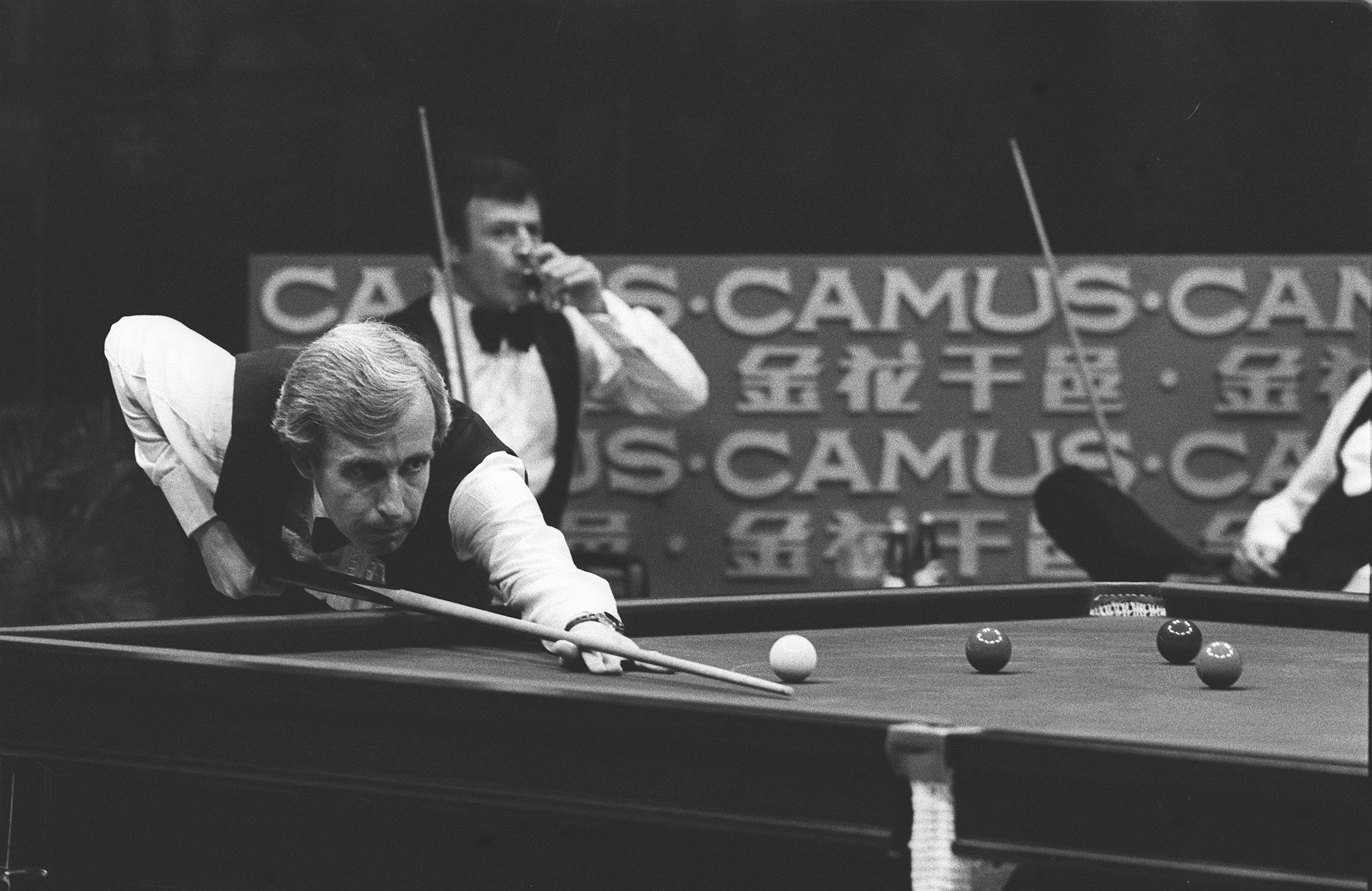 Terry Griffiths in action during the semi-final of the Hong Kong Camus Masters Snooker Tournament in August, 1983. Photo: Sunny Lee