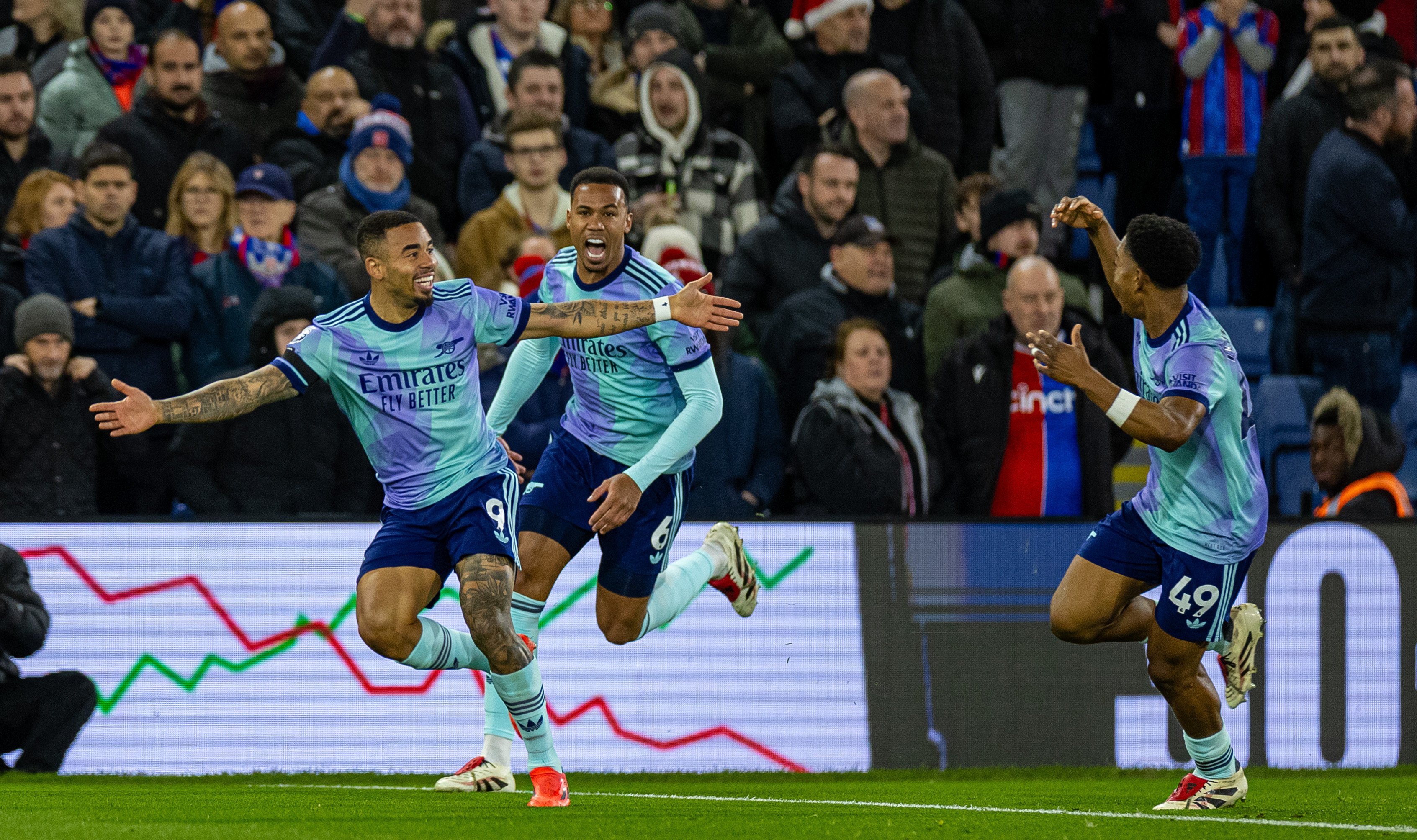 Arsenal’s Gabriel Jesus (left) celebrates breaking his English Premier League drought against Crystal Palace on Saturday. Photo: Xinhua