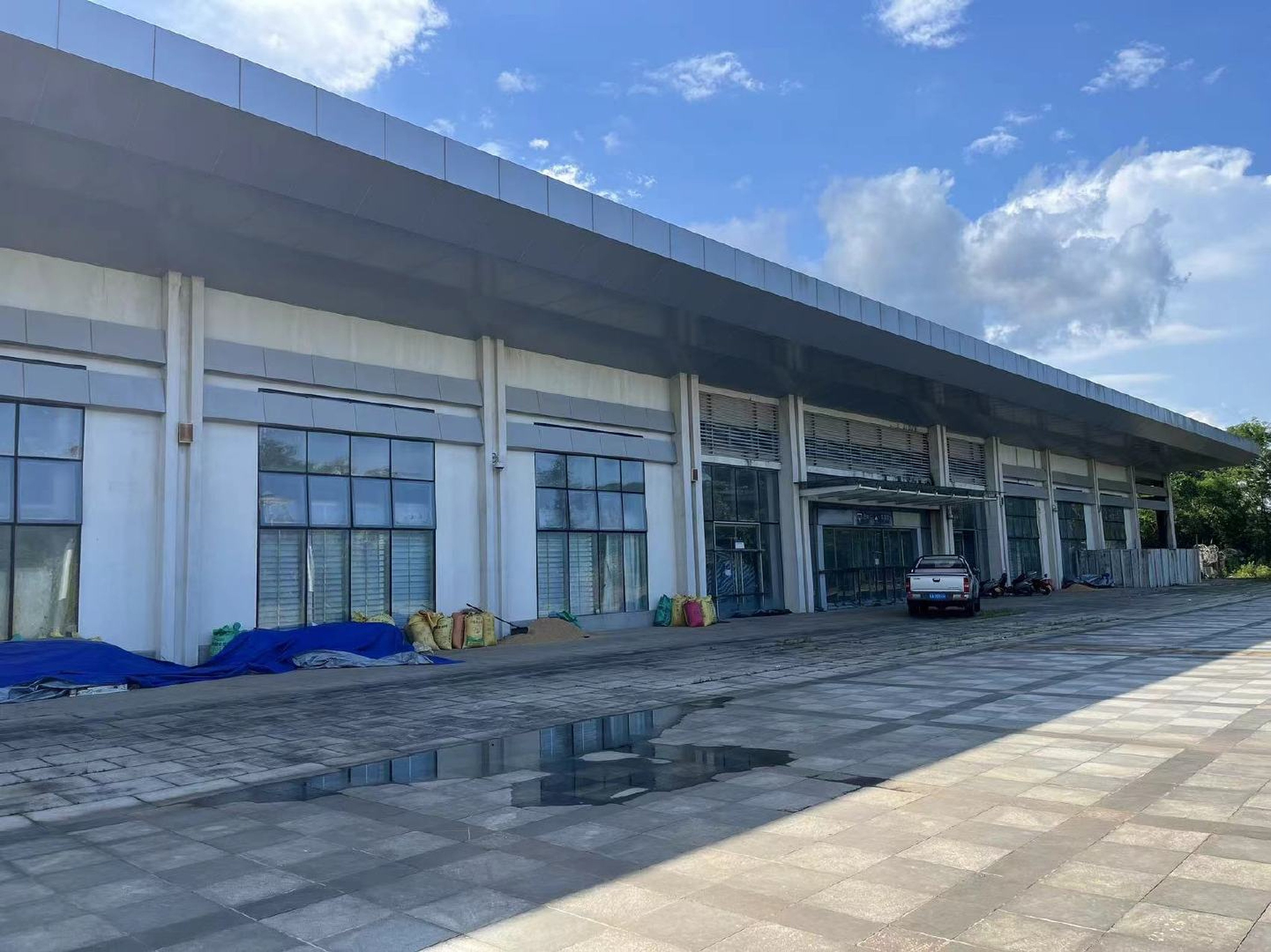 The Hele high-speed-railway station in Hainan province opened in October, 14 years after construction was completed. Photo: Weibo