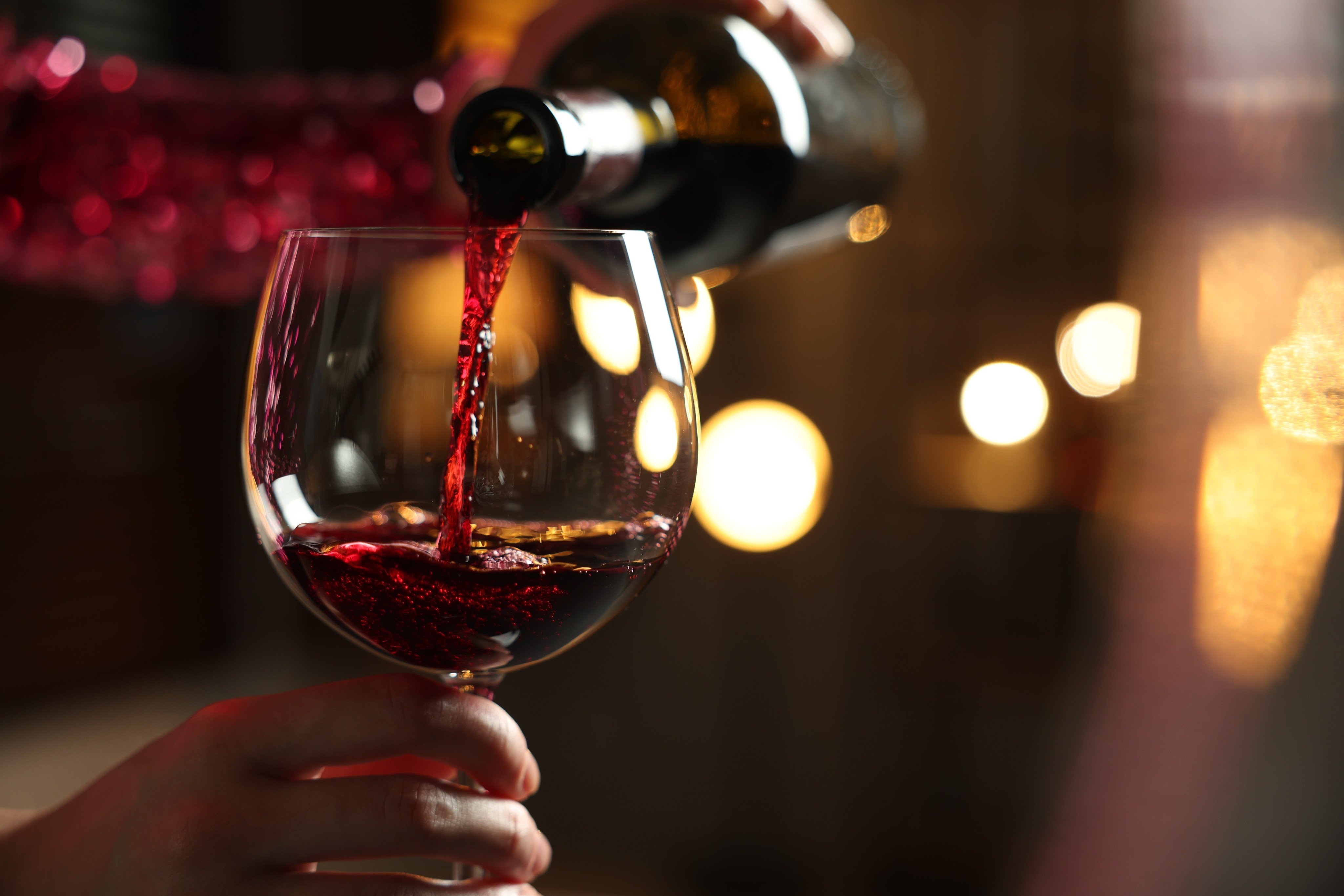 A bottle of wine a week could be as good as statins for heart health. Photo: Shutterstock